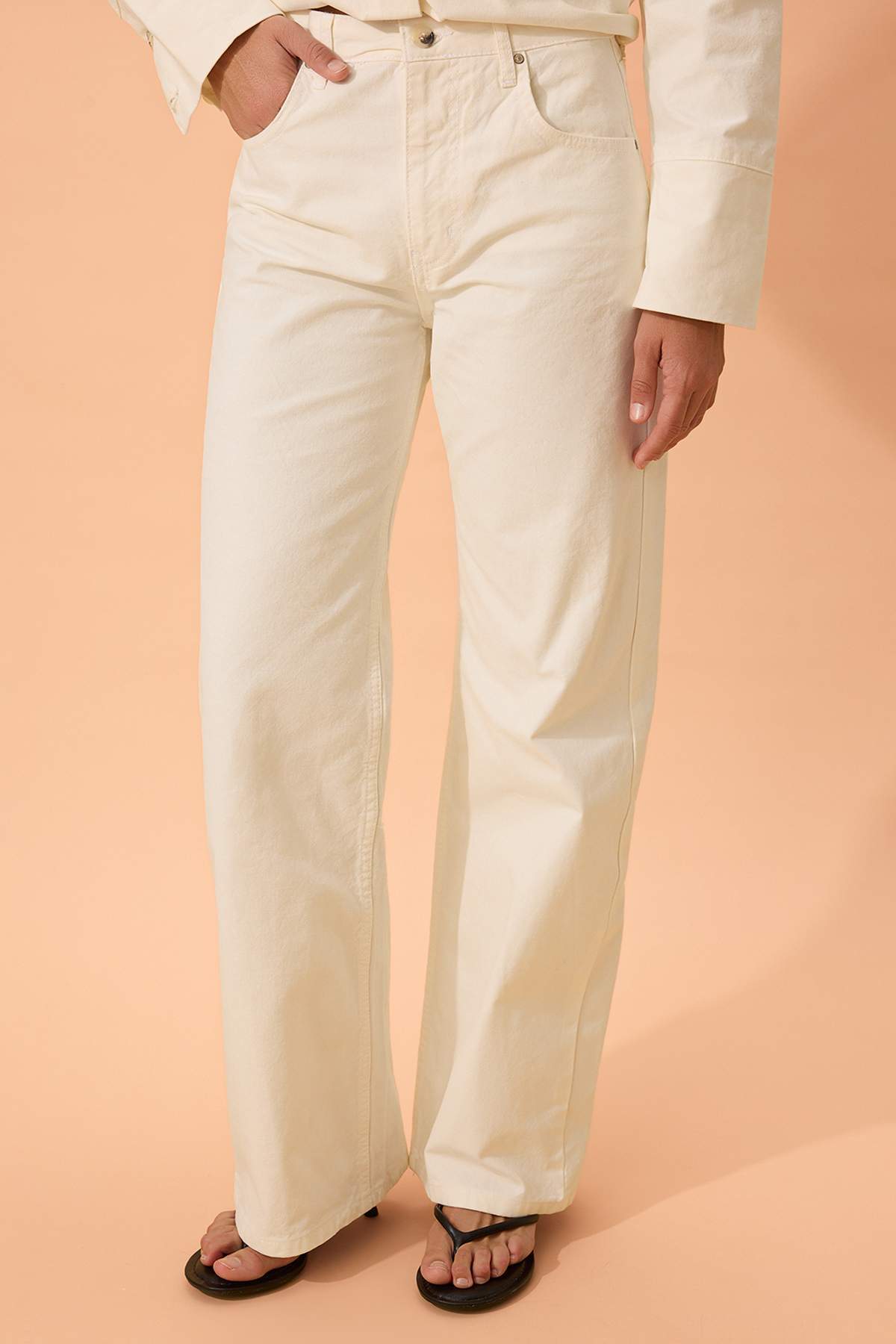 Pantalone TWOSS26PL00098 - bijela [djesi-src-e1023266d41ae1144ea302110c7bb52761f9dde881a80002463076b9dcab5ffc]