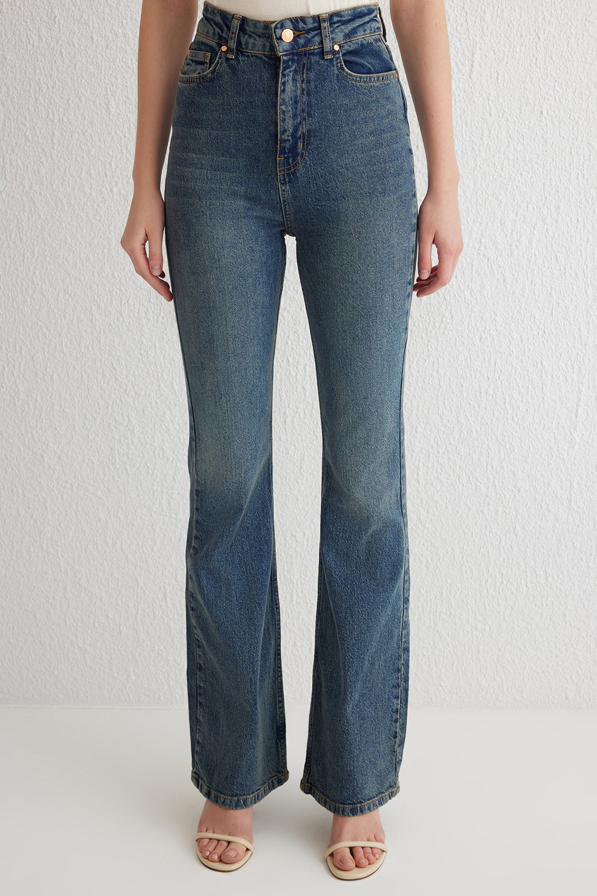 Farmerke TWOSS25JE00101 - plava