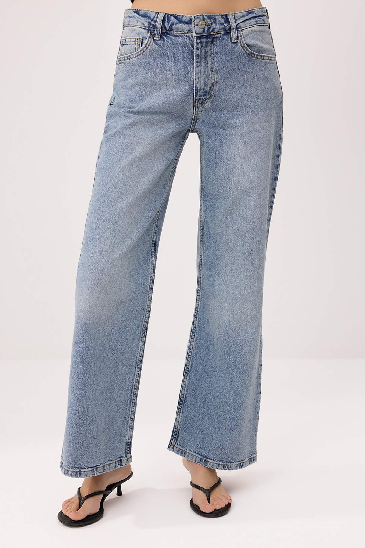 Farmerke TWOSS26JE00151 - plava