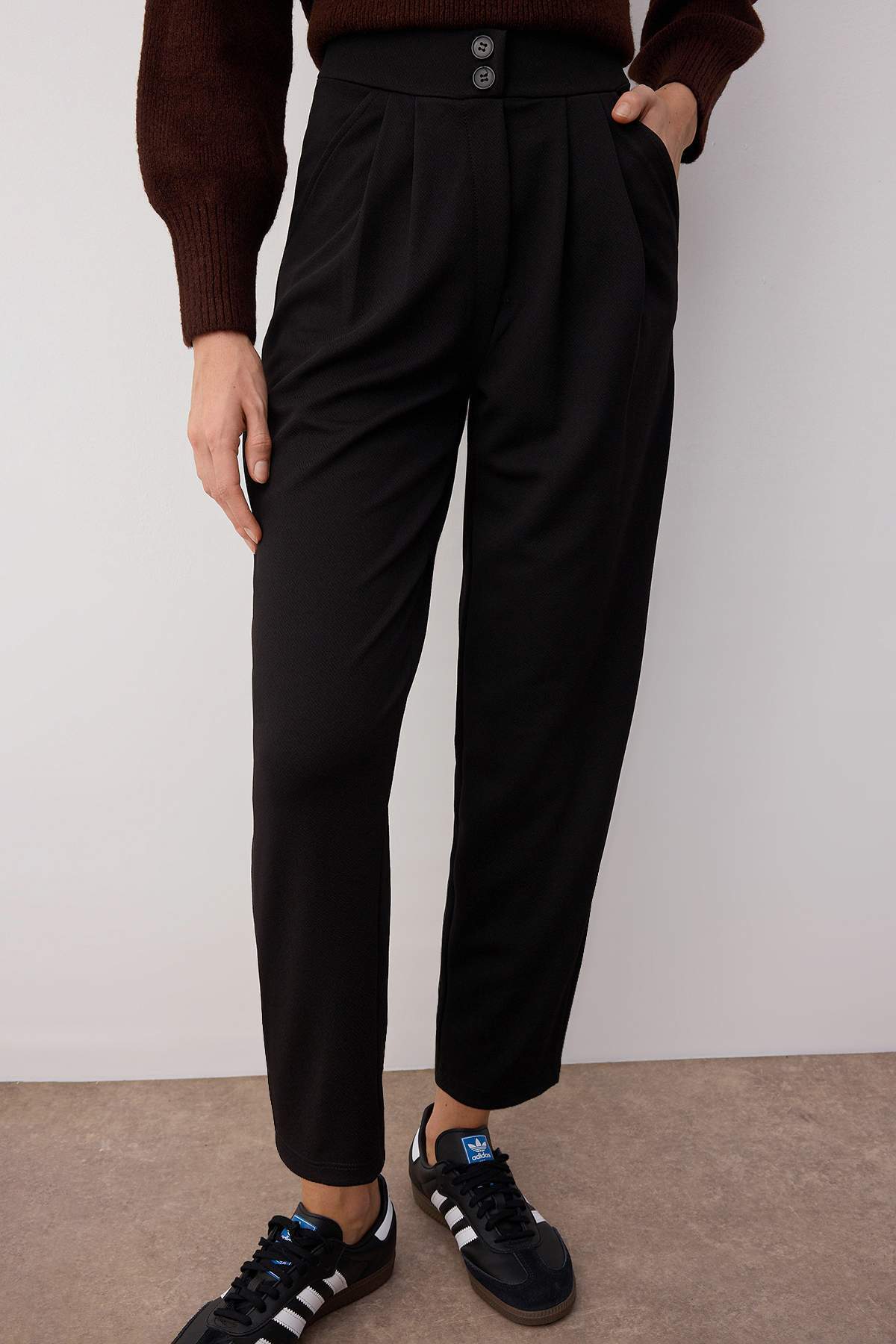 Pantalone TWOAW26PL00017 - crna [djesi-src-073d30f47c7eaf06d72250be7e6739e3fa9f30ad121aa7717fa77ea13eac5791]