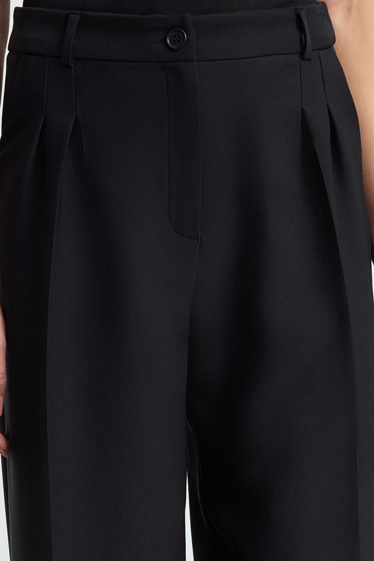 Pantalone TWOAW25PL00109 - crna [djesi-src-03441a475f78c3316aab4752dd0429e475479204a45a1515e0c7a9c3f3bce791]