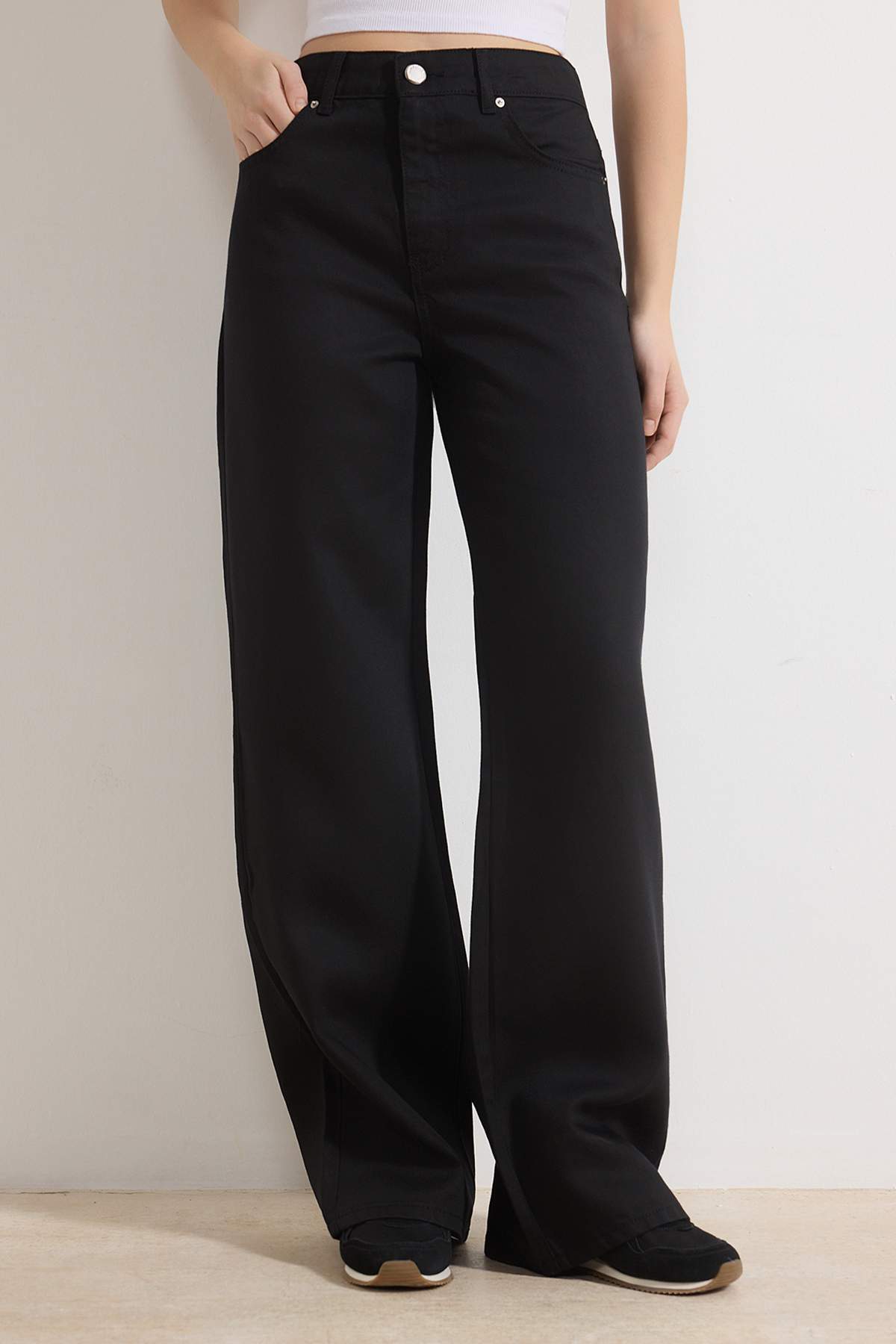 Farmerke TWOSS26JE00082 - crna