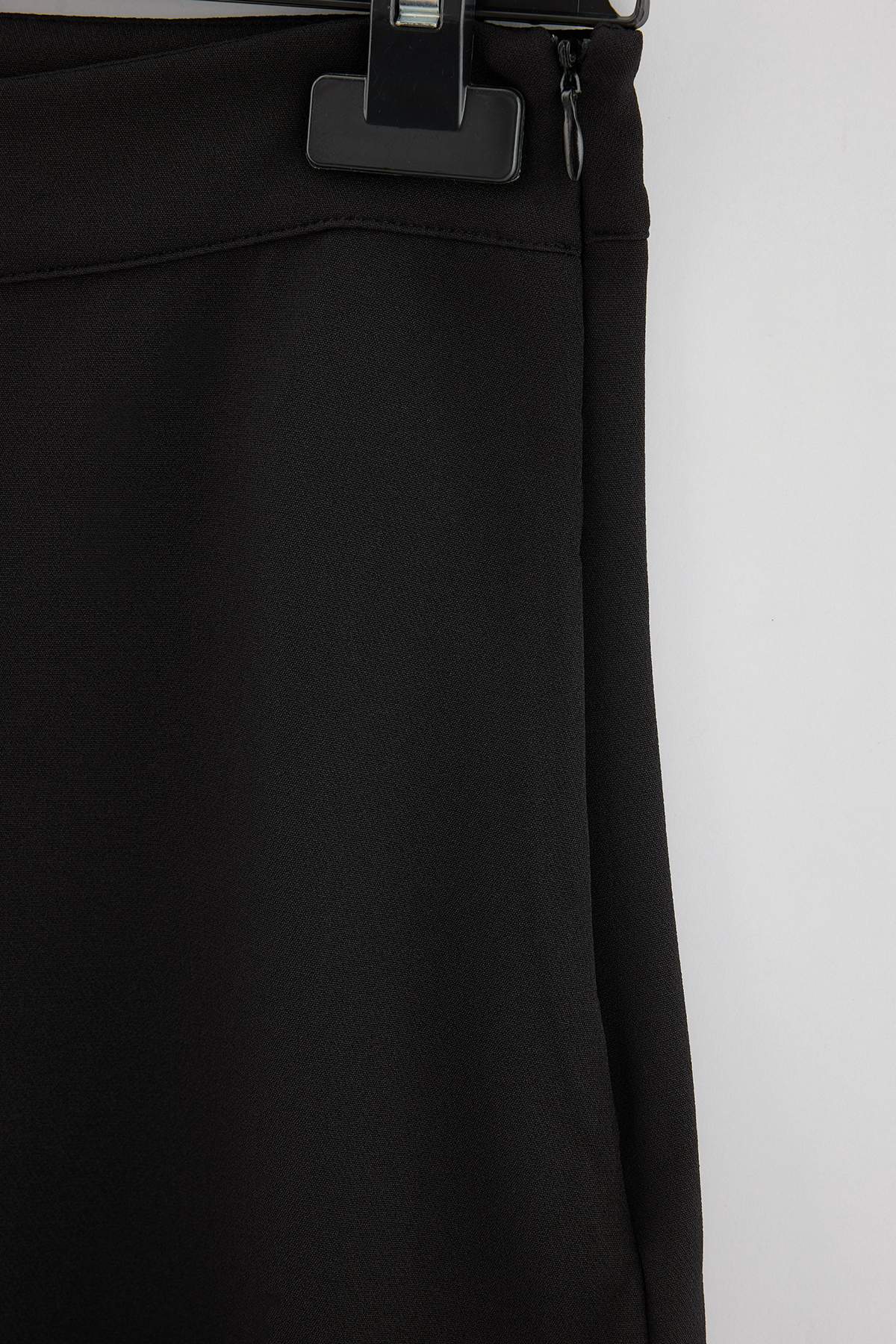 Pantalone TWOSS26AU00310 - crna