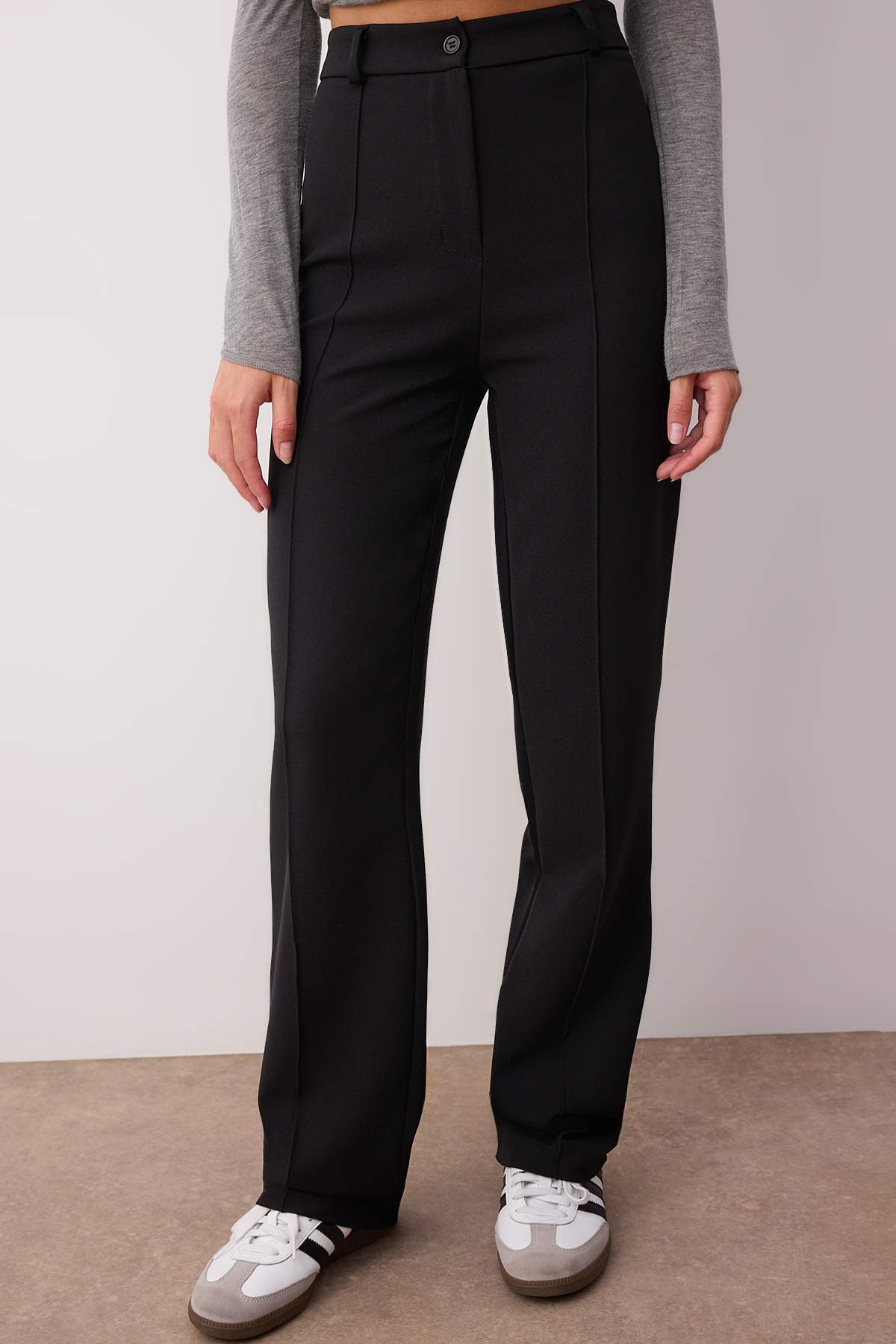 Pantalone TWOAW26PL00027 - crna [djesi-src-321c11810def2193020c95ce3ae0b433e274db31423f2e425e5066d31302f8ce]