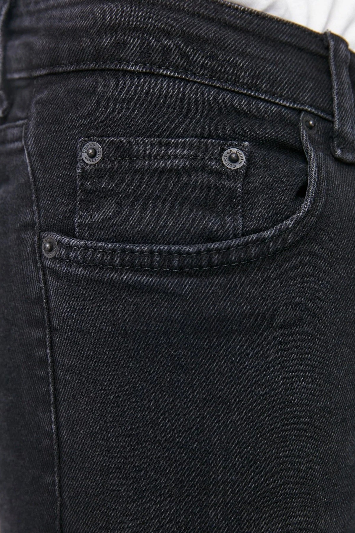 Jeans TMNAW23JE00047 - crna [djesi-src-791223c0b18135f238790a232d037b68718f58a74eb044e082208e3a577b8ae0]