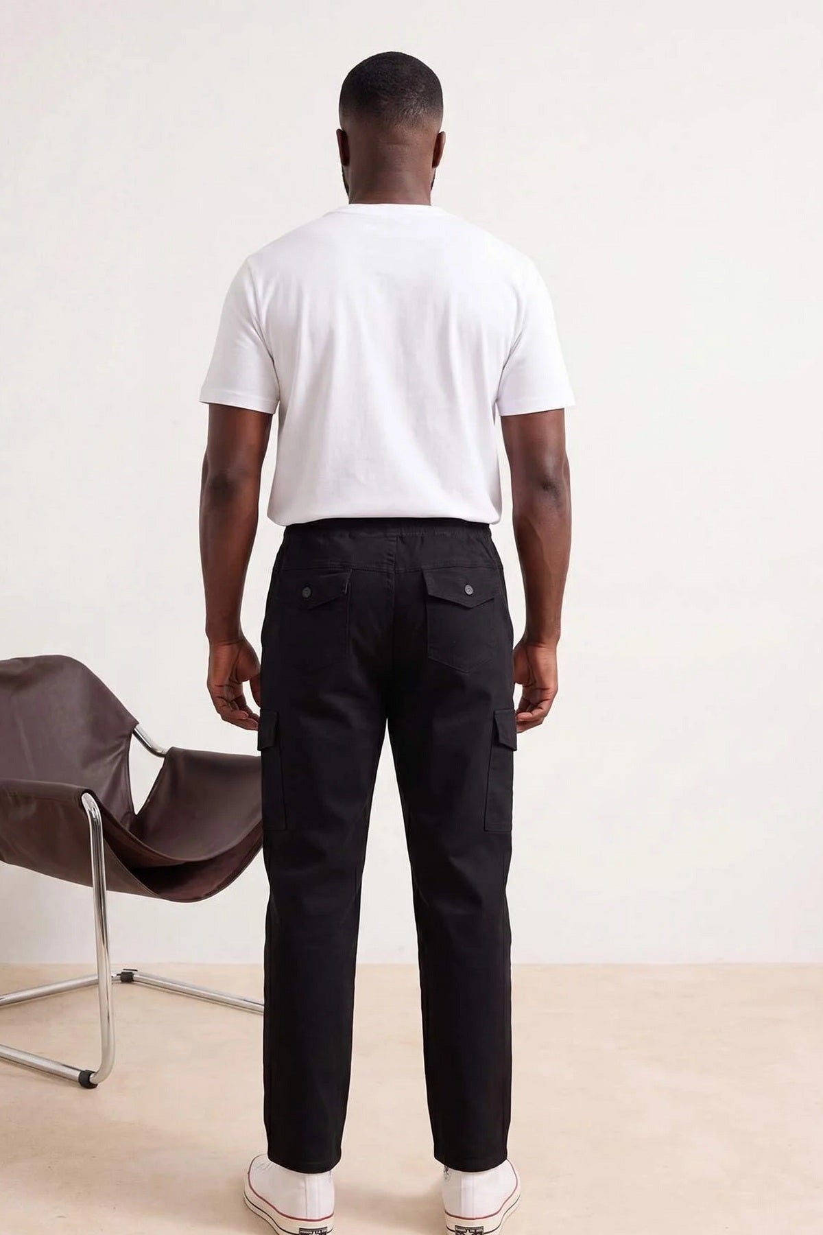 Pantalone TMNSS26AR00006 - crna [djesi-src-90b3210535d79354e6270ed5b9a0ad11a80f187b8e971e872a36e2b41a23ab56]