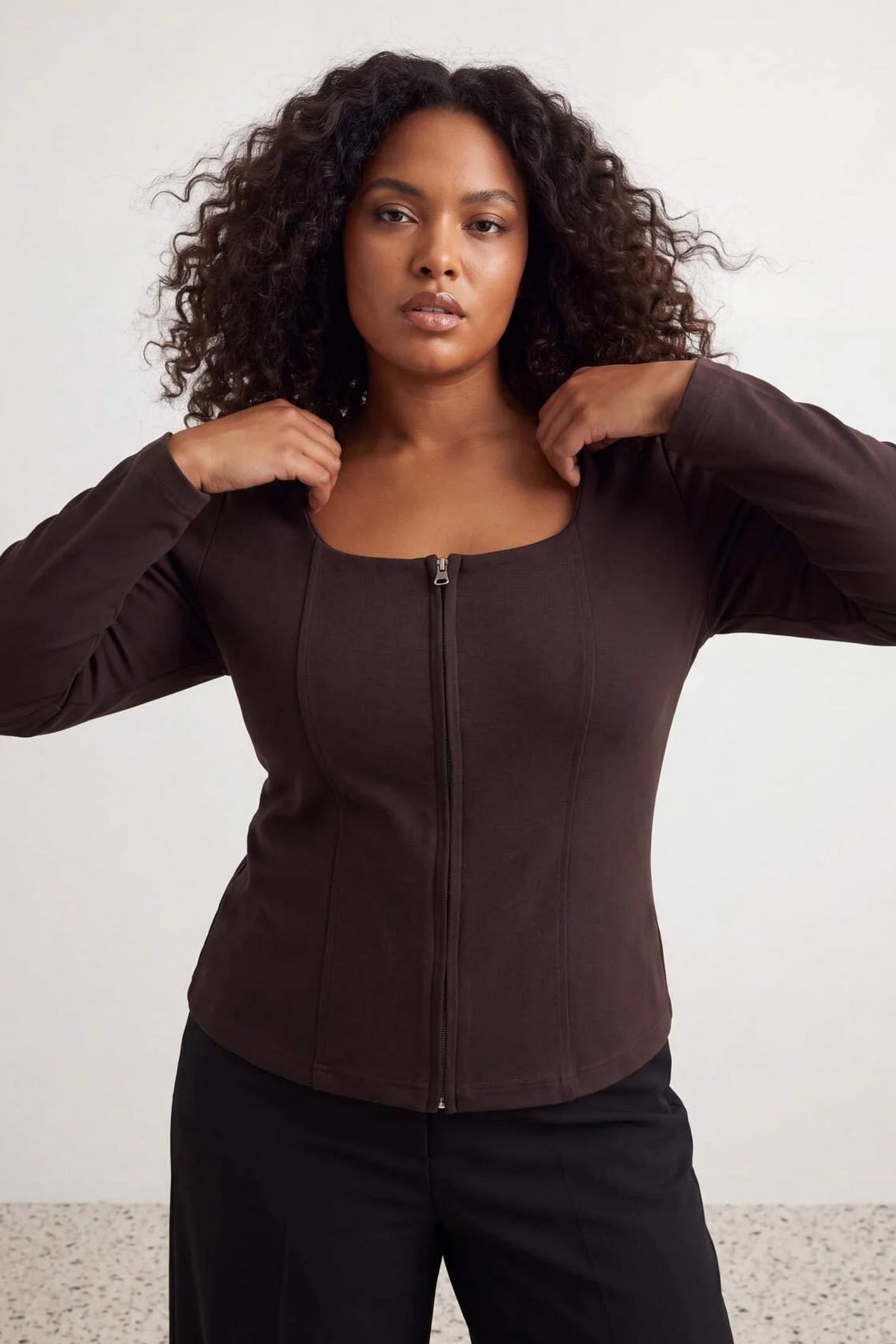 Bluza TBBAW27AF00059 - braon [djesi-src-3bc99b9a75e0fc645ead2105869fee5f4aef06b96169f7cac66495367eaa50a5]