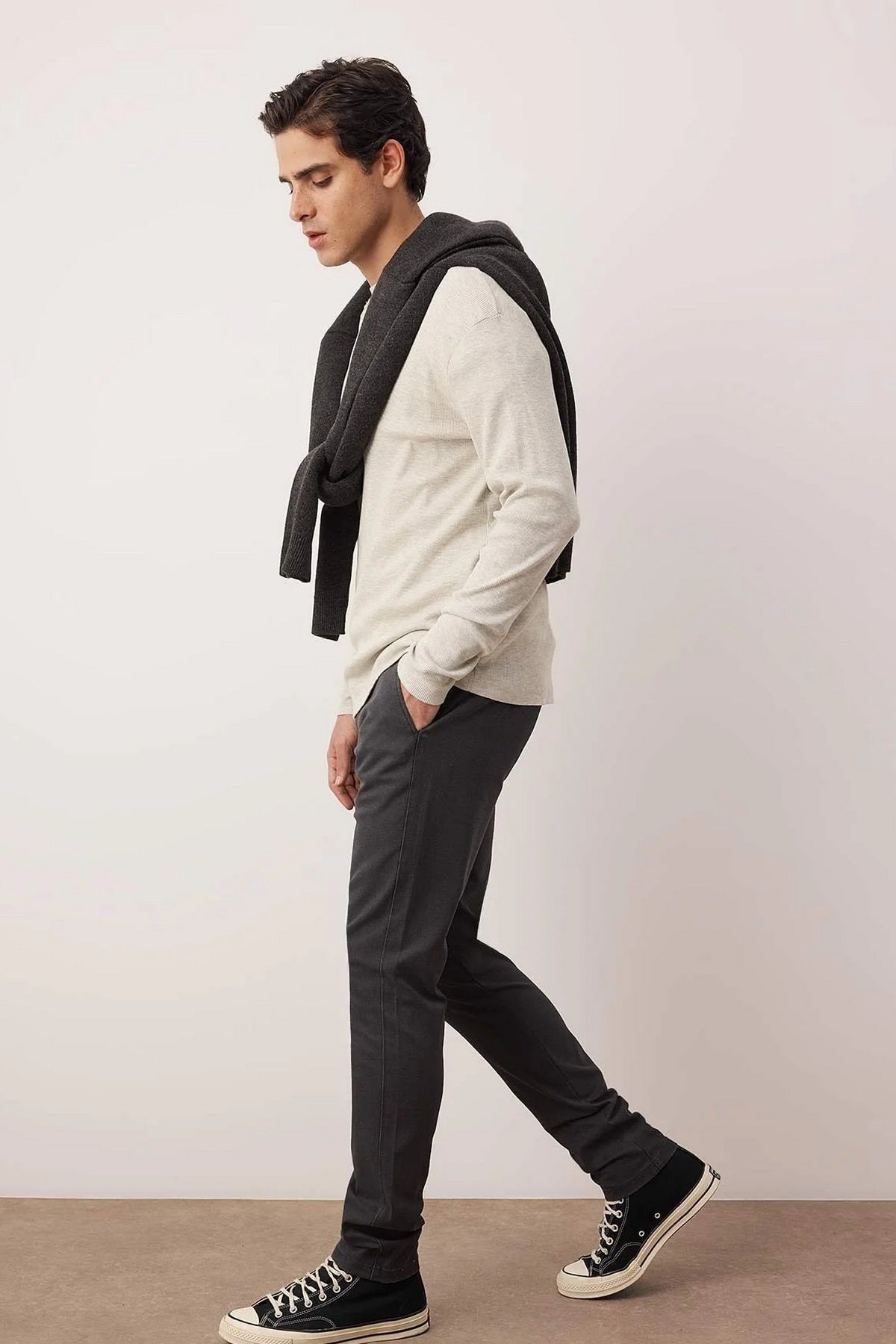 Pantalone TMNAW26PL00007 - crna [djesi-src-da23df60cc361aa4e179407da2cd4769076842be0628a5367025bc47472d797a]