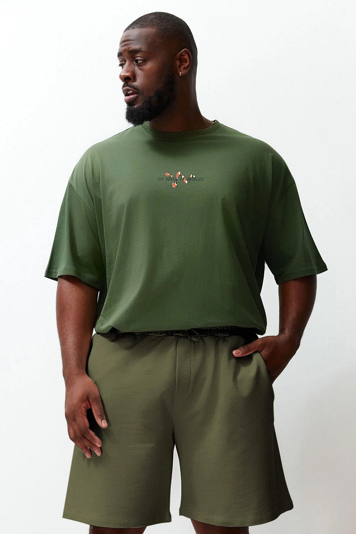 Šorts TMNSS24AP00001 - khaki [djesi-src-f3e5089a8e4ba67edd95394d0c497900e3c197a0353622f17281bb89d56c419b]