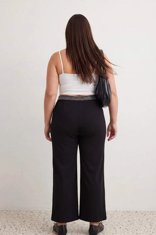 Pantalone TBBAW27AR00003 - crna [djesi-src-e7f2140dc264d59d6e04baf7f091f4d3a3c4b127705a0be2d641342b65b1e352]