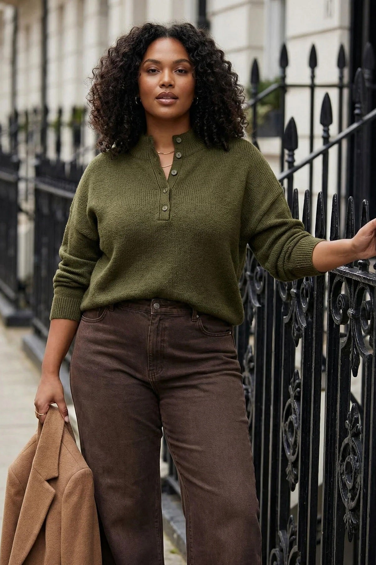 Džemper TBBAW26AN00070 - khaki [djesi-src-f0b2744d2b7597349cf6419b78dfd625ef89ca5a28e52ff5d012155b0bff4bff]