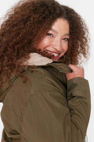 Jakna TBBAW23KB00000 - khaki [djesi-src-a7e58ae16faf307949e5972adb14186cd752dffc7487e1aaf3dbb590f0192eea]