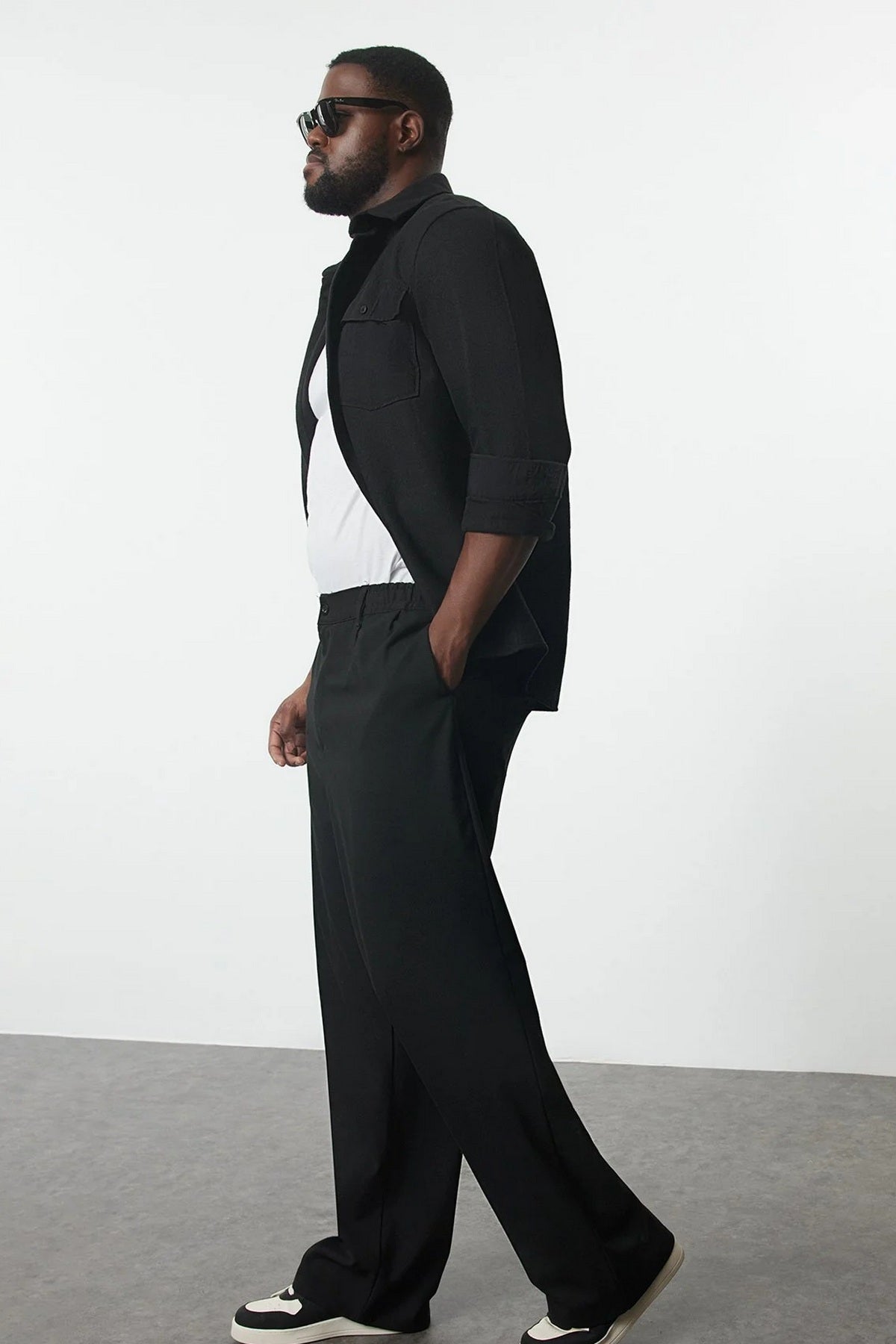 Pantalone TMNAW25AR00000 - crna [djesi-src-ae5e98515fe9dde0f0e19ac8339c9962c778b331e1fa51ddaba5616c99fac93e]