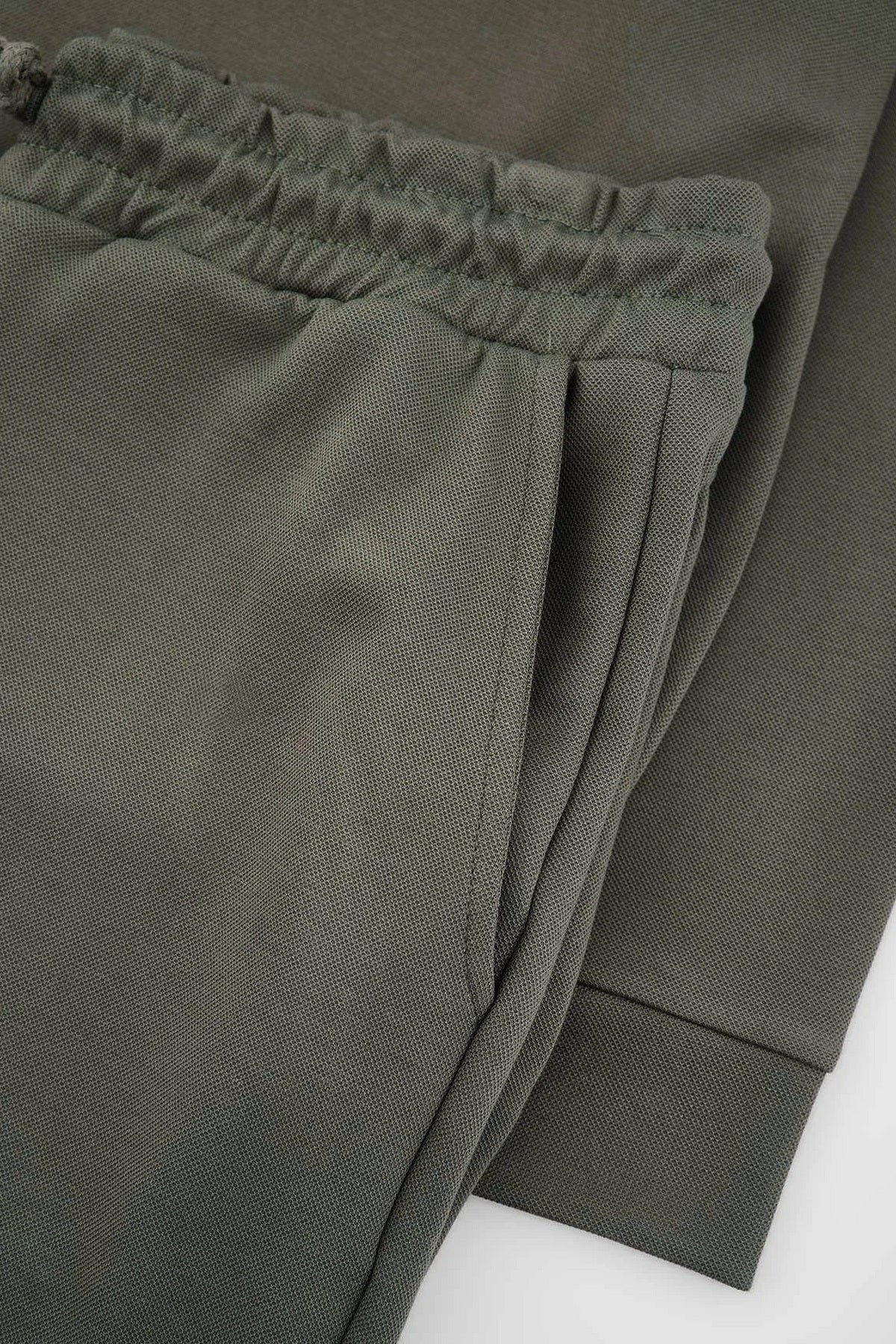 Trenerka TMNAW27EM00002 - khaki [djesi-src-5108e2b20b609a2a6624fcede0cc5dae1cb3227f2fd8259340ab7d263632e4bd]