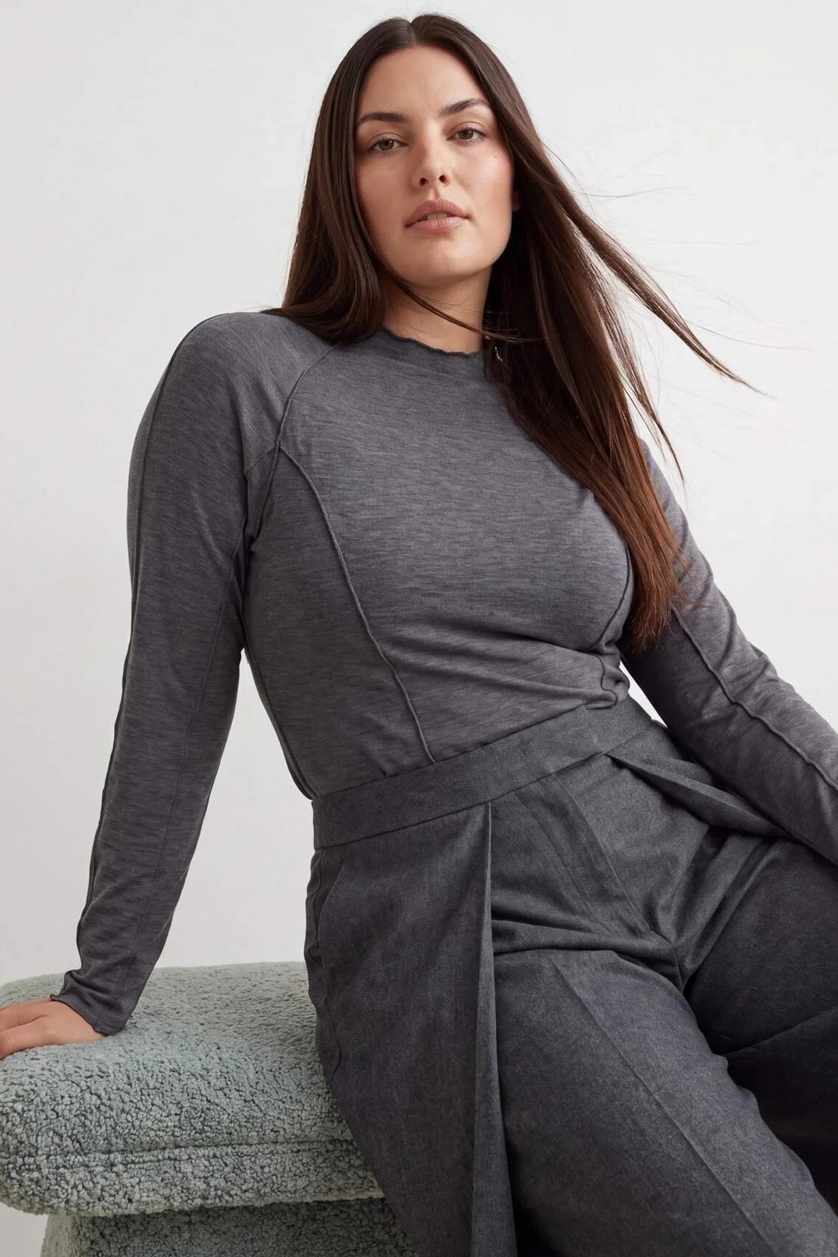 Bluza TBBAW27AF00054 - siva [djesi-src-2a0ed400661bd3ddd7f2a197e812b7bec4c5227226a2f4b0cd2ee33e3511be82]
