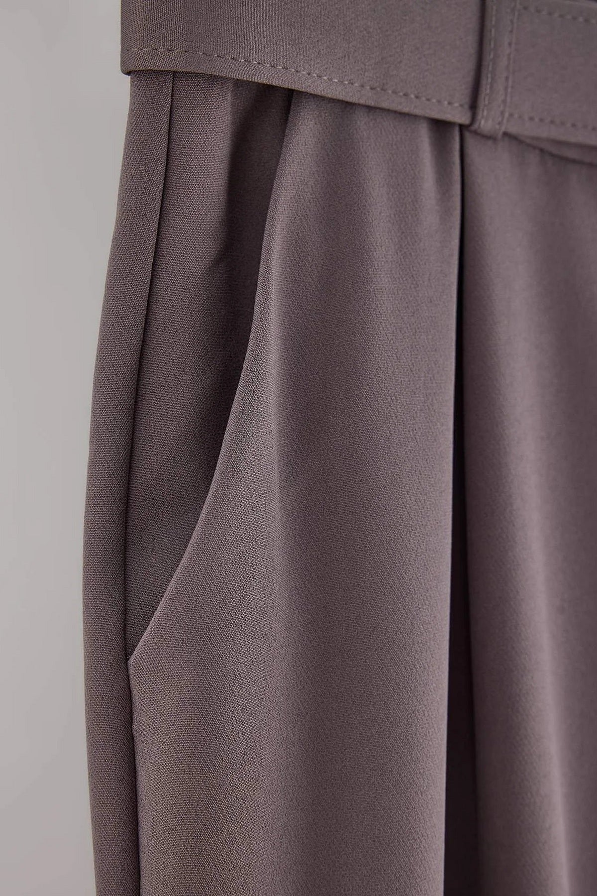 Pantalone TBBAW26AR00020 - siva [djesi-src-d7e5b62df06cea54d974f8976c4048ab857b2fafe686e00aaac98f7560ad208e]