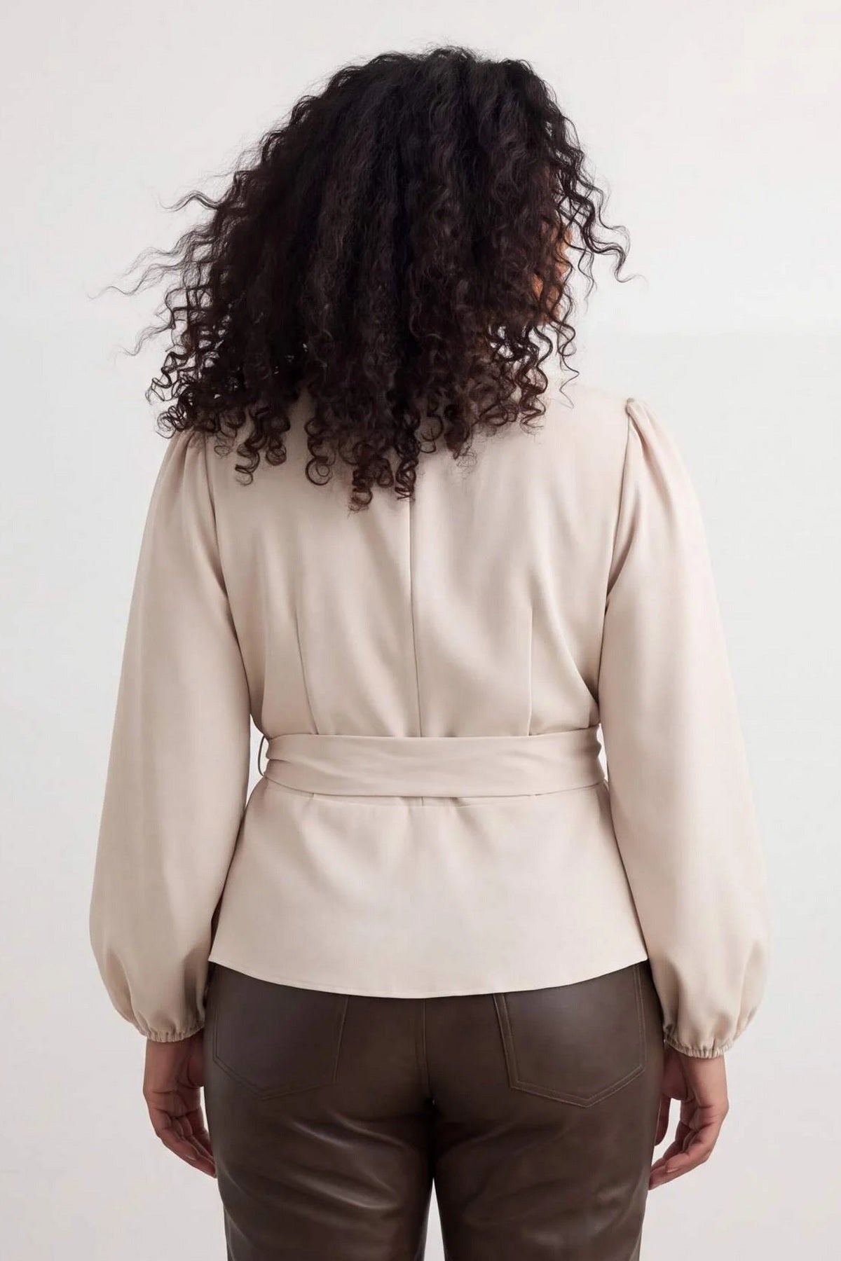 Bluza TBBAW27AF00007 - ekru [djesi-src-5e84a177587080f322cd724a6a0d8023759fccb6ed17742d98e670601e75cfcd]