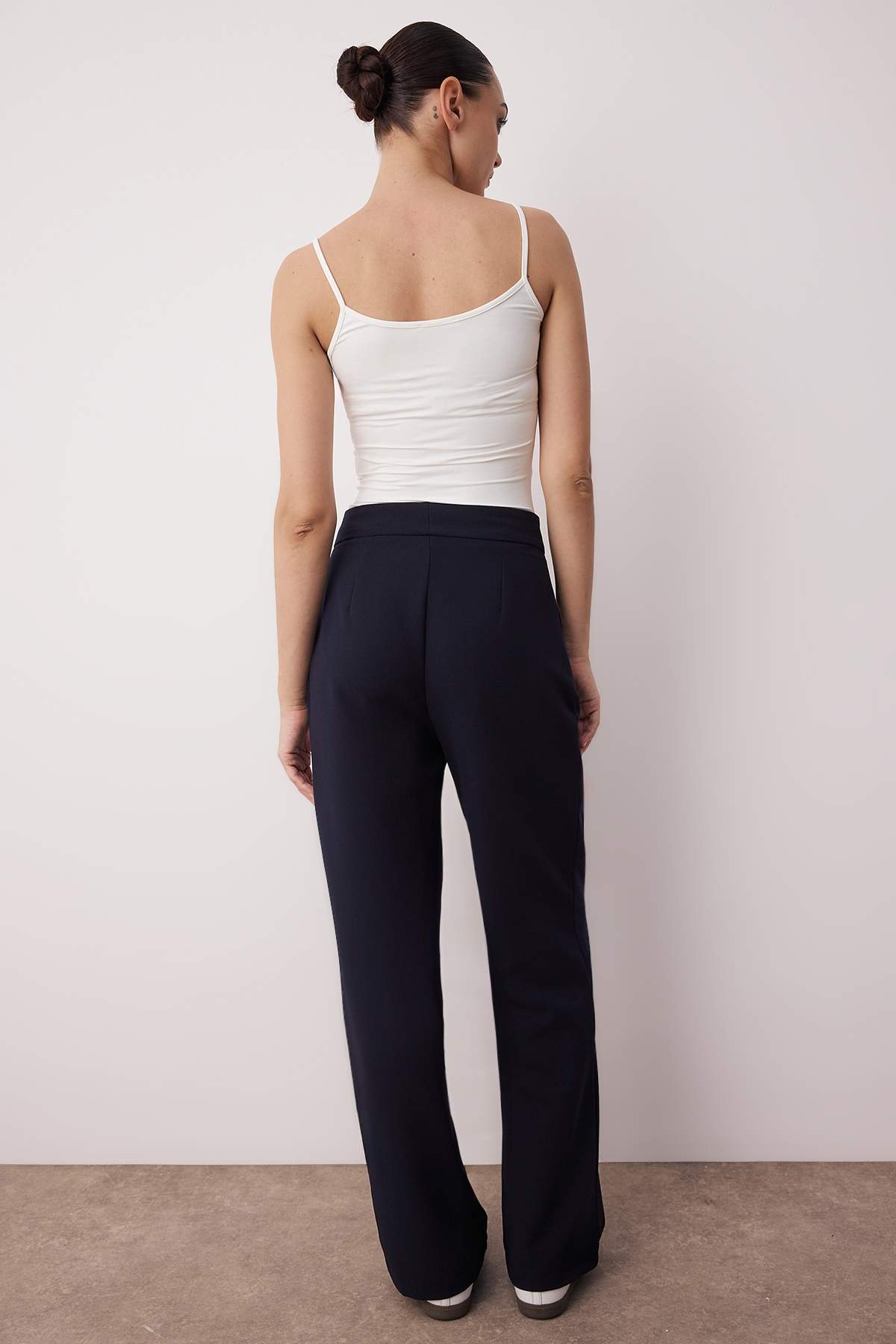 Pantalone TWOAW22PL0139 - teget [djesi-src-6471695f7773edc4269856264f53260a61541a9711f4081eabf379d23e0cf644]