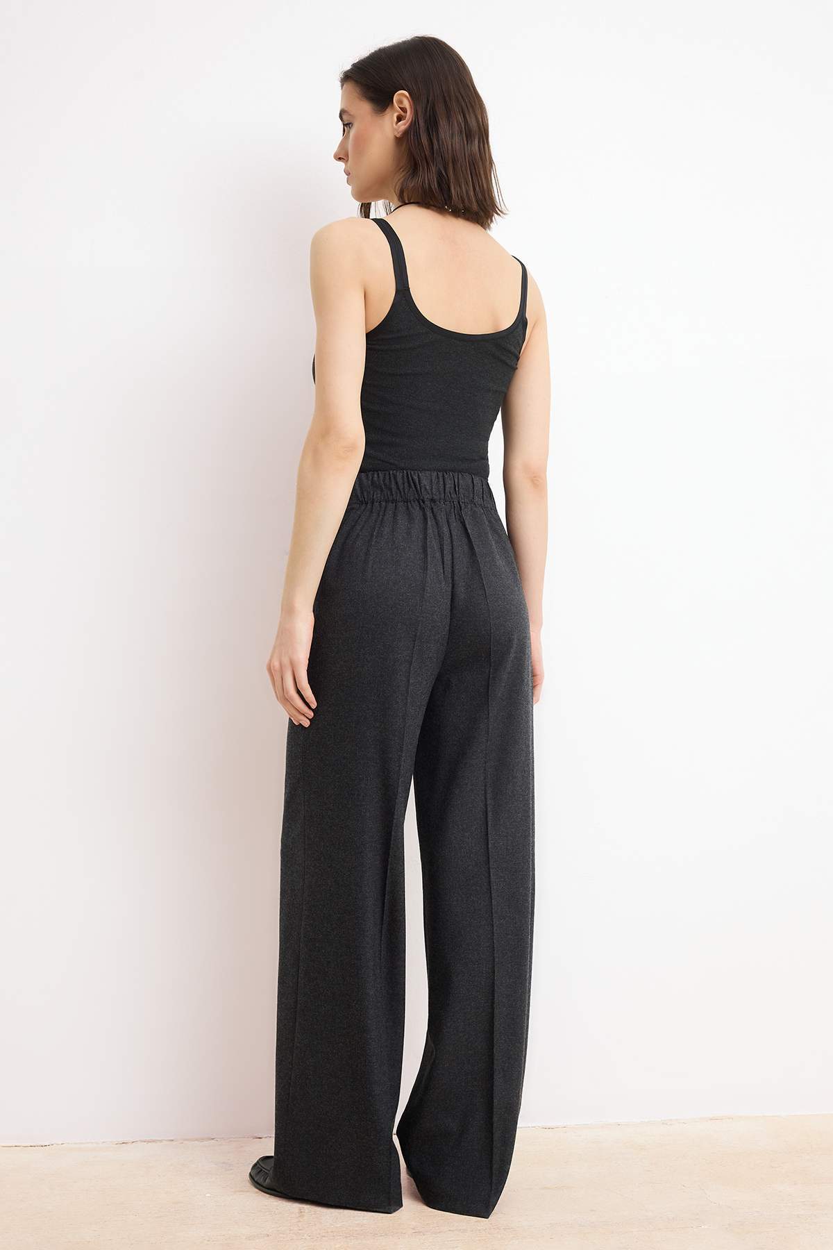 Pantalone TWOSS26PL00136 - crna [djesi-src-1bd2dd5c7c70bd658f2777044b07cb9f2dedaea90436c2560f180a722d32c0e2]