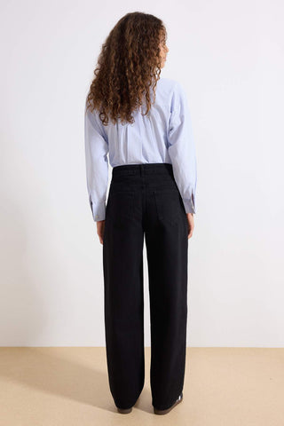 Farmerke TWOAW25JE00130 - crna
