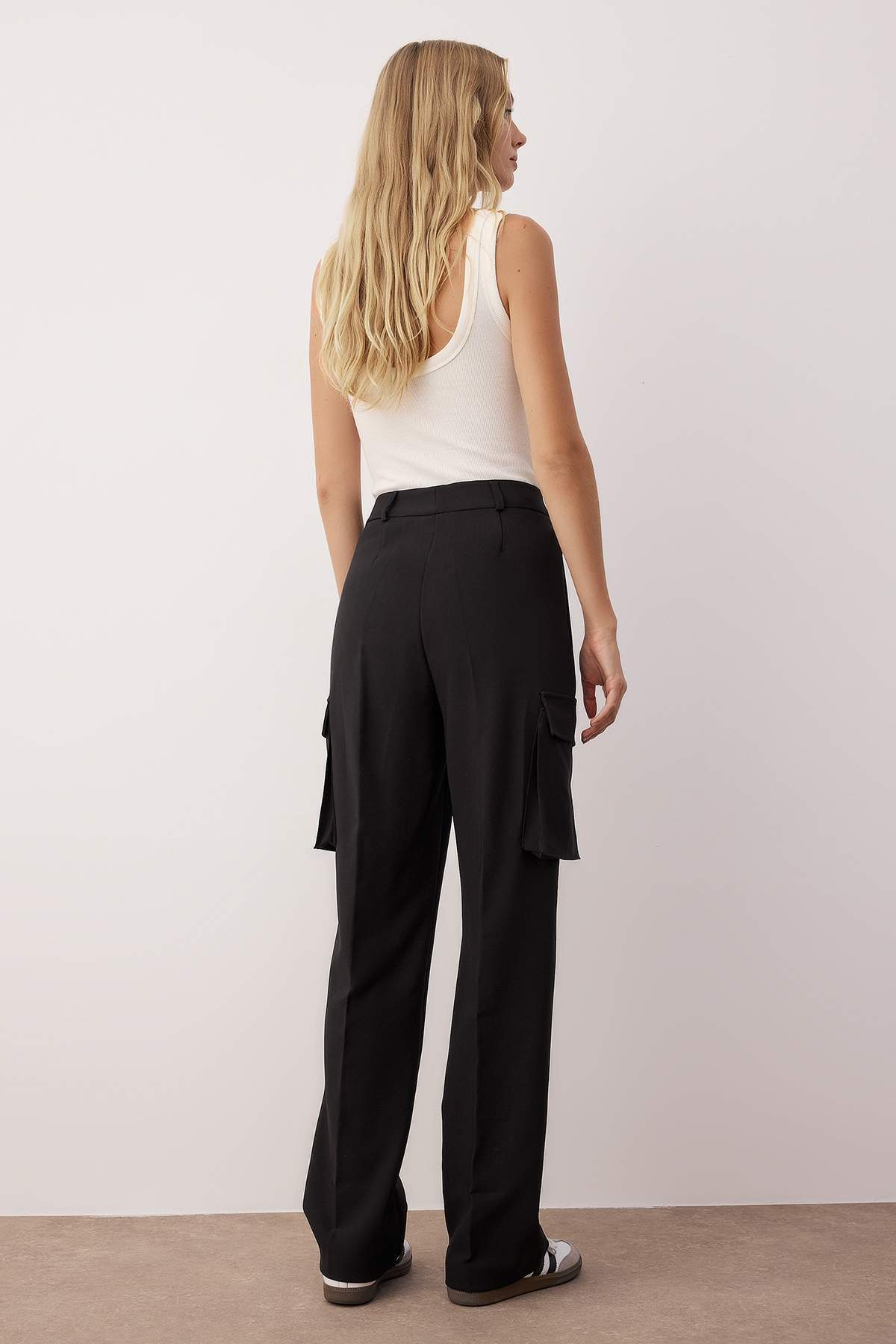 Pantalone TWOAW22PL0343 - crna [djesi-src-28851f24aad20bb26f7c889cc11309ebfa65d4c0f2b7792b27af9a446cb611d5]