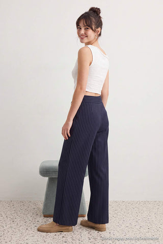 Pantalone TWOAW27PL00027 - teget [djesi-src-c41be752db3b4848a8c24b8cd96bb3b1657e71468d203eb818b81d727f9cfd1b]
