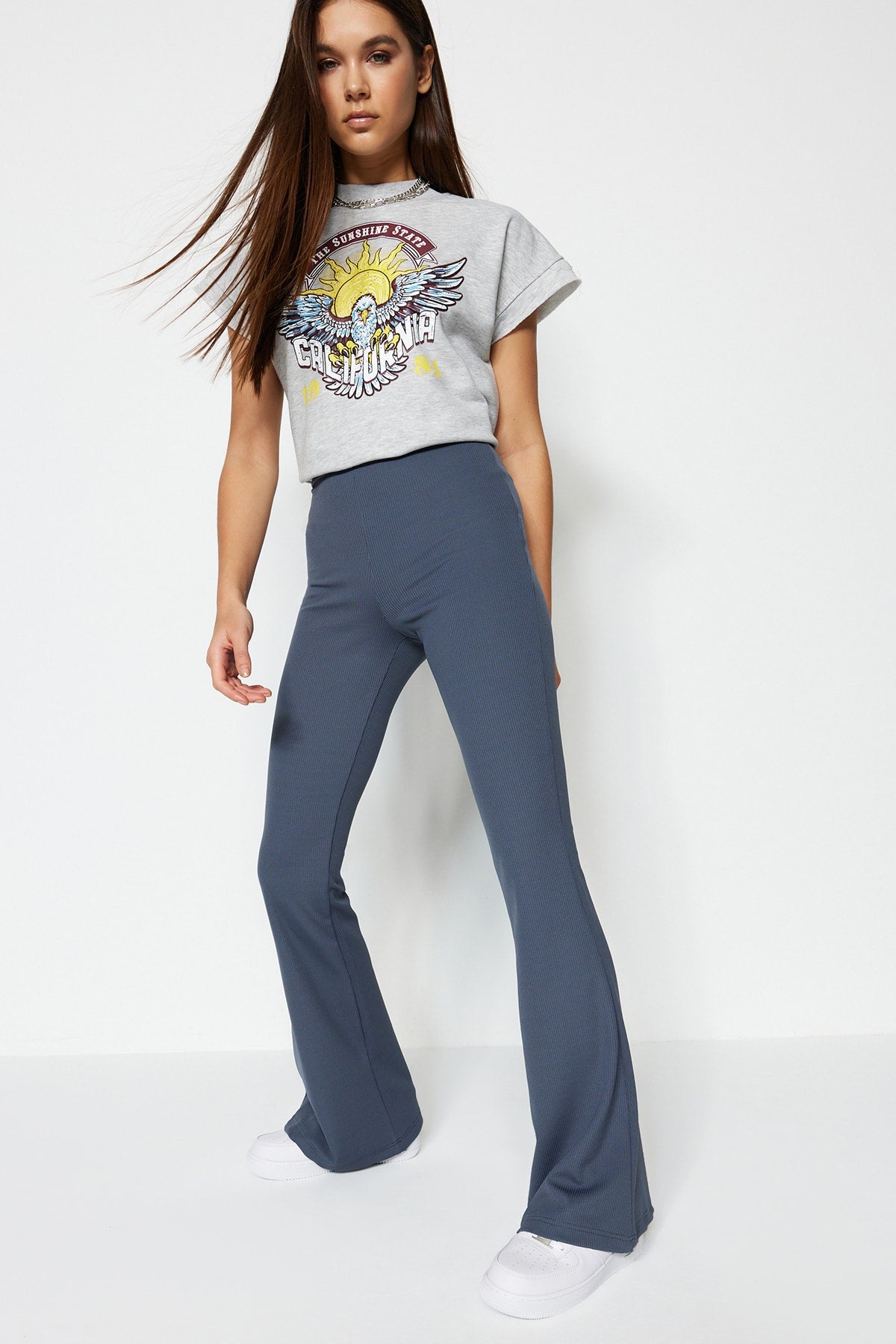 Pantalone TWOSS23PL00135 - siva [djesi-src-b6eb326d2dc99f8e84054f69366473625b815815908e3a35e73a60de7040208b]