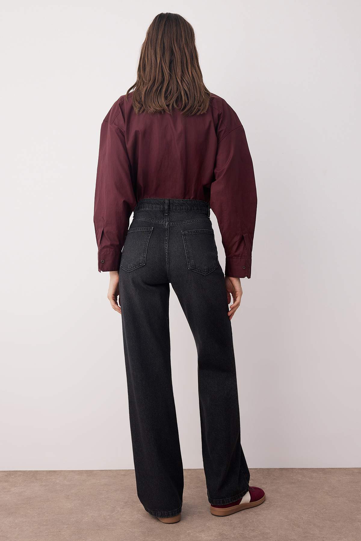 Farmerke TWOAW24JE00073 - crna
