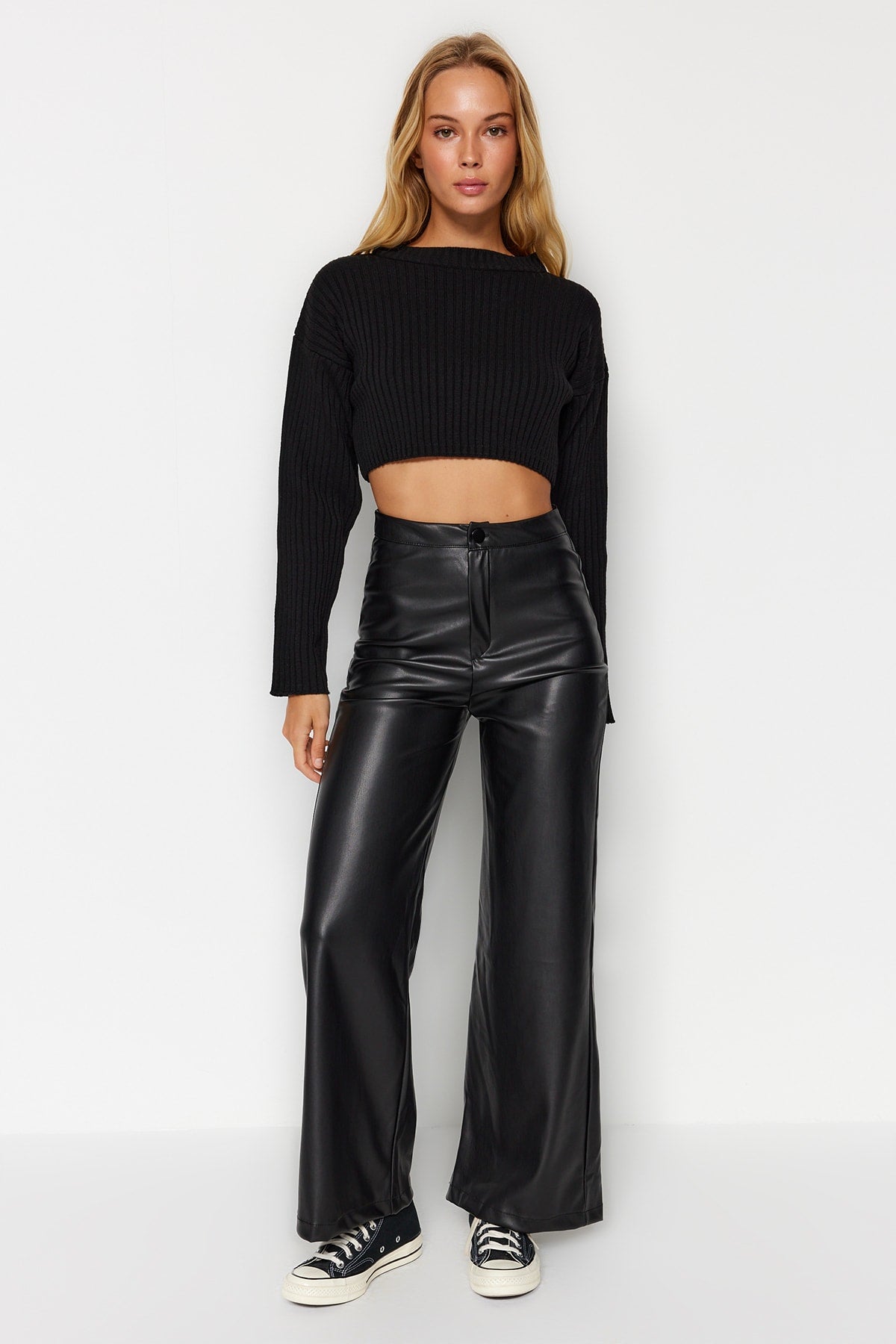 Pantalone TWOAW24PL00103 - crna [djesi-src-f63b261731d076ea56b1642dd9761a7403d7af1eb83acd2089679f17b3ad1965]