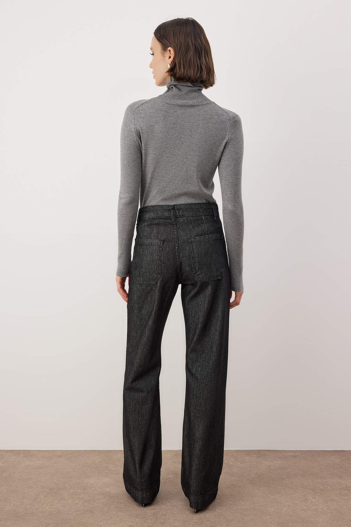 Farmerke TWOAW26JE00231 - crna