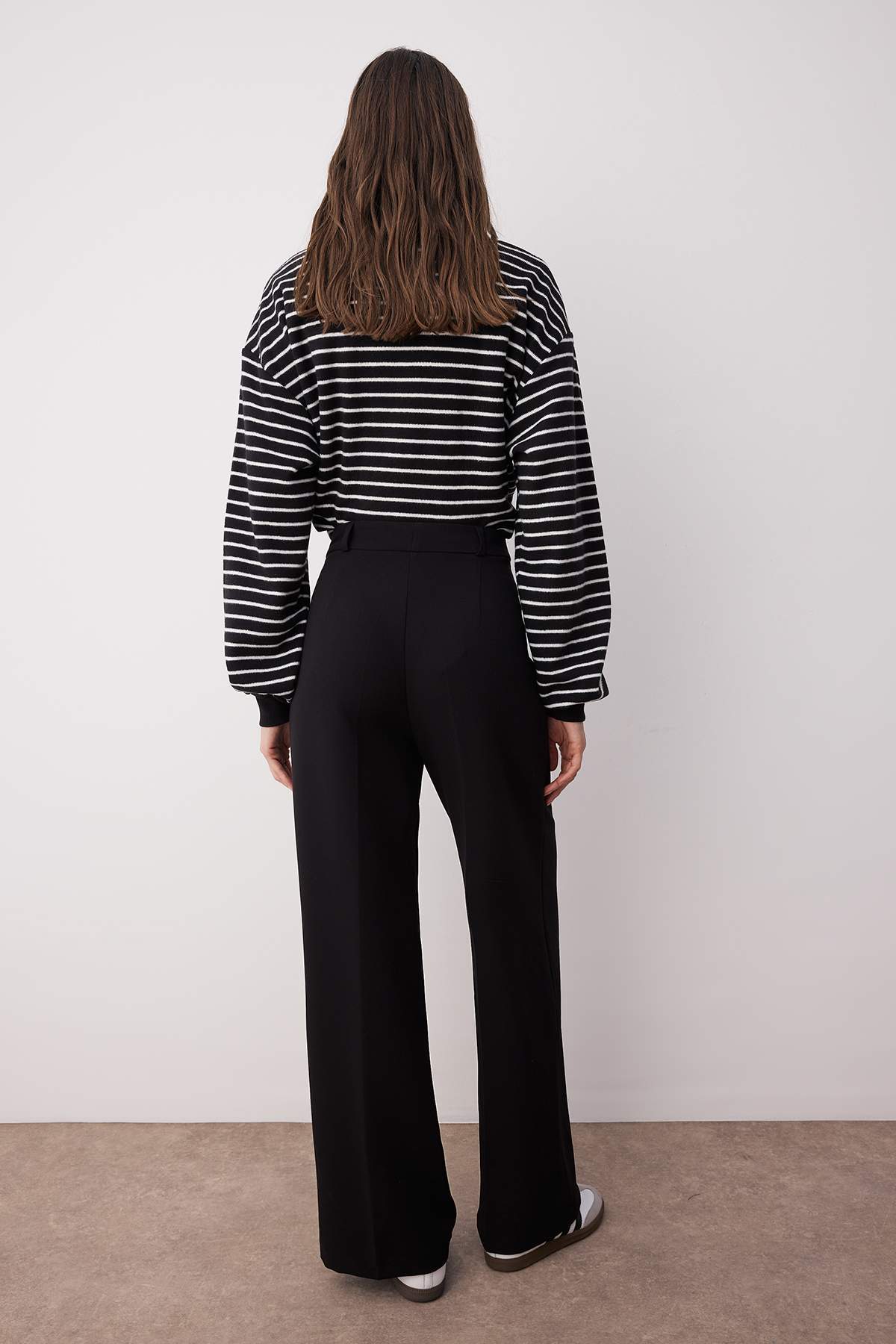 Pantalone TWOAW25PL00109 - crna [djesi-src-1d27967791e5ed2041b24478cbafeb4eaf93f416bb5bfc41ed1201f09a9c9e98]