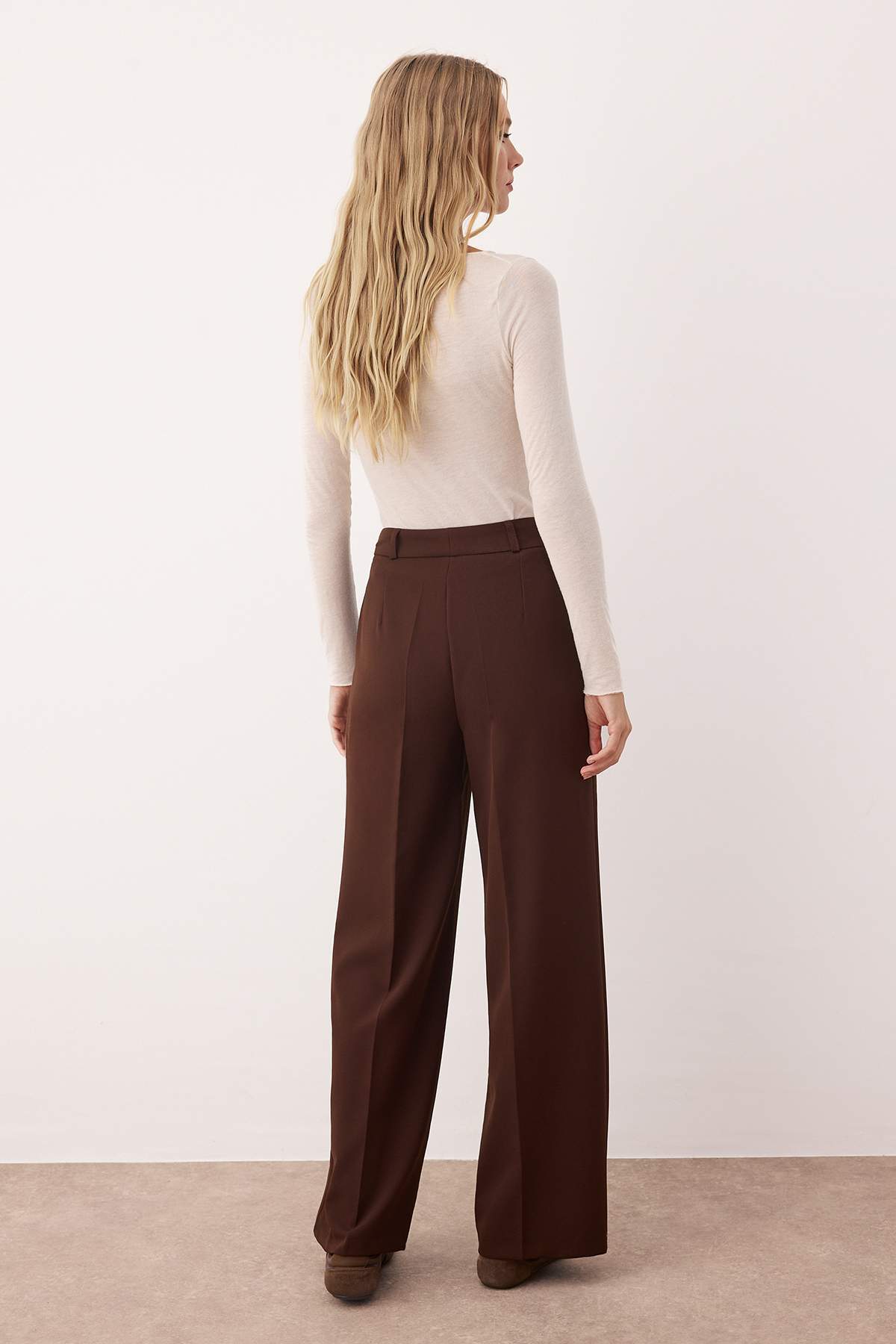 Pantalone TWOAW25PL00109 - braon [djesi-src-ee5560e6190070769964b726e2cc22867c29cae4e724cd1704936642c22f7d8c]