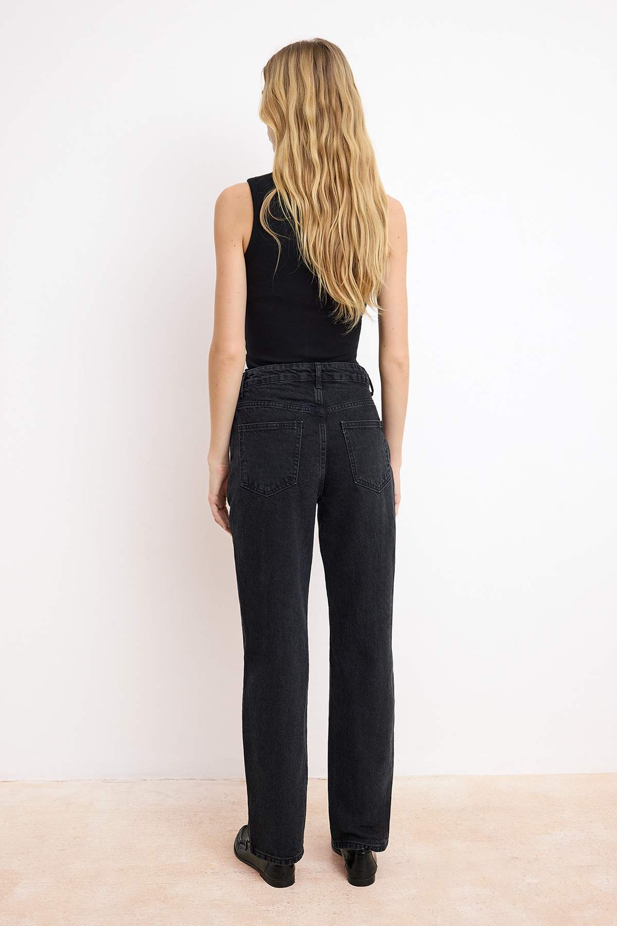 Farmerke TWOSS26JE00096 - crna
