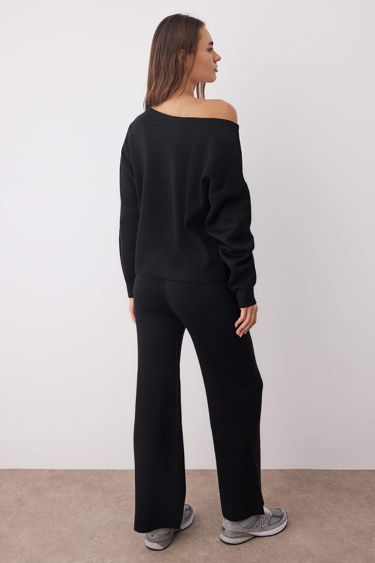 Pantalone TWOAW26AU00043 - crna