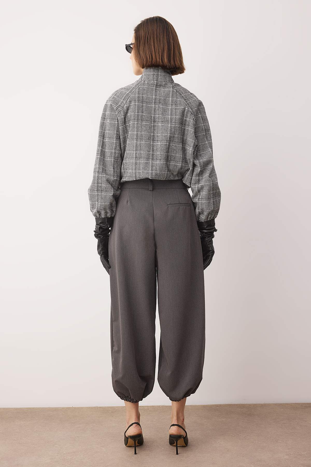 Pantalone TWOAW26PL00169 - siva [djesi-src-d74938057f64506cf9e2842bb8fe9d9f95c979ed1c31ea1b030e26d3144e1c6f]
