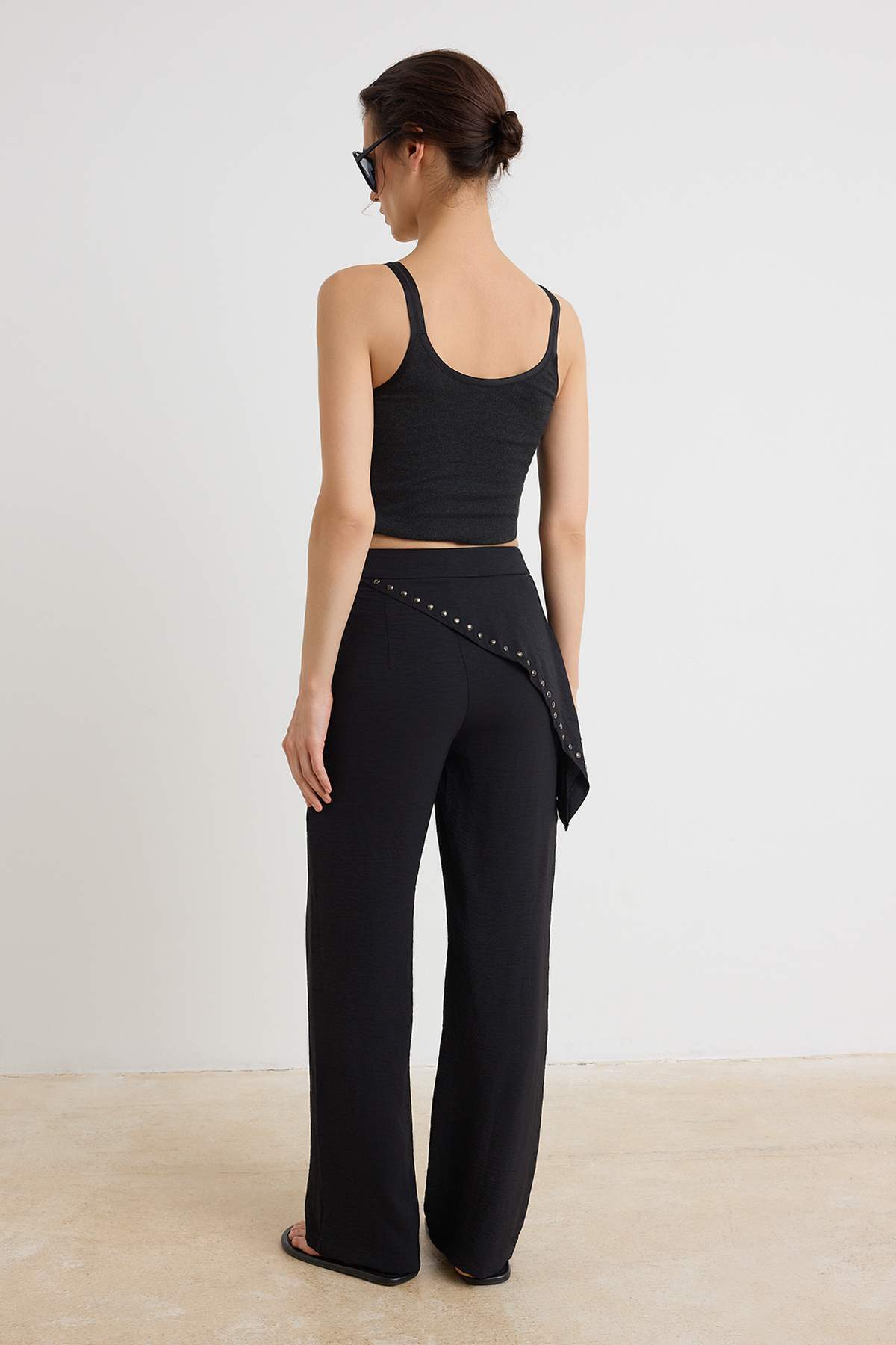 Pantalone TWOSS26PL00195 - crna [djesi-src-6266135841e68f13aaf58a000136a4a1d6605454dbfaa829ed18e32d8a59b934]