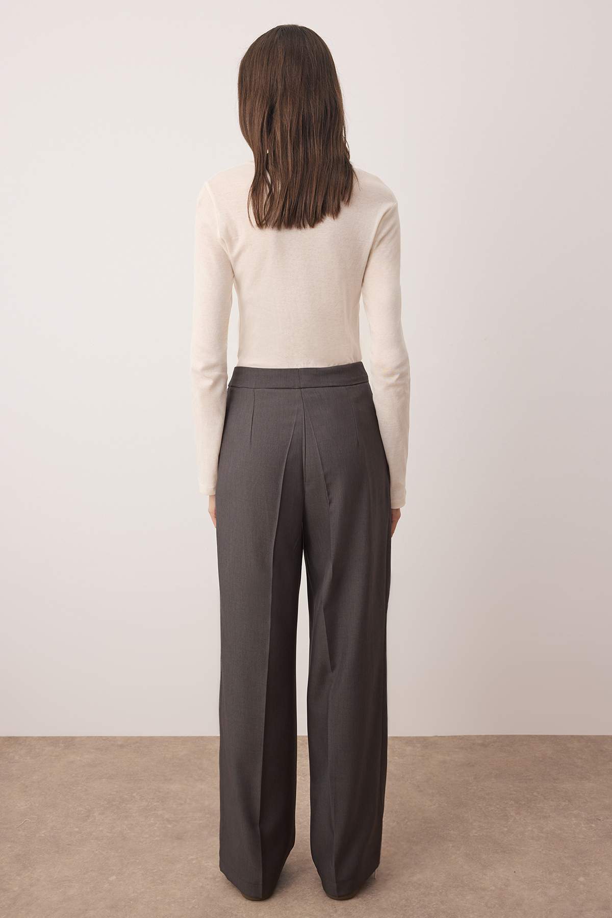 Pantalone TWOAW26PL00036 - siva [djesi-src-944e091d2d2cbed4232f01d4017ae1841642e9f8f6d064c8ffbd99260c5f2930]