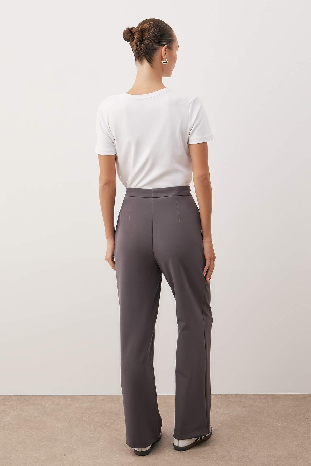 Pantalone TWOAW22PL0139 - siva [djesi-src-c2036c6d92bd9a244892d980451f983529c35700b0b2dd997ec810f82f7a64f1]