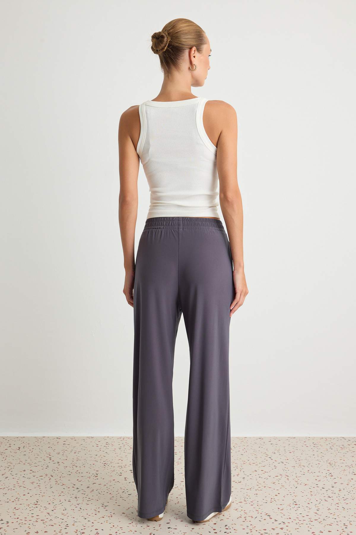 Pantalone TWOSS23PL00129 - siva [djesi-src-681308f598b2e01d215c1093d52aed281bcbcc2f65ce854200a011b8248dc4b9]