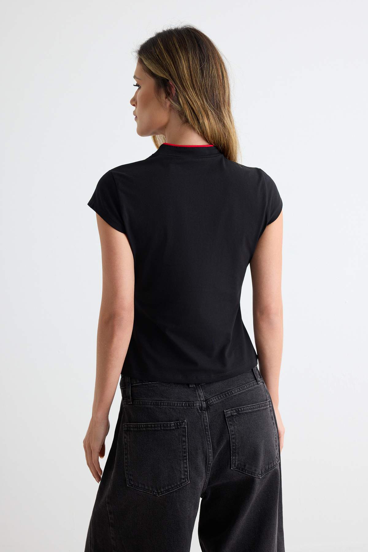 Bluze TWOSS26BZ01003 - crna