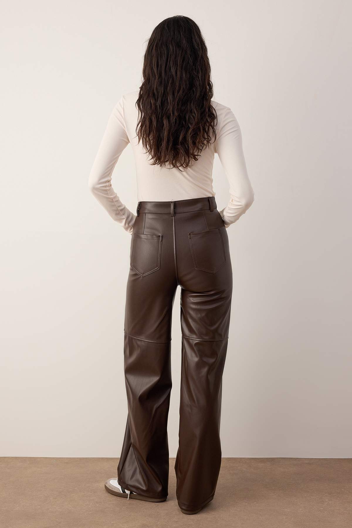 Pantalone TWOAW25PL00068 - braon [djesi-src-b4b8dc2fd3ab055d6504250553d5a87efcfe2c08a0bdbd65a3d833dfe8a42dfe]
