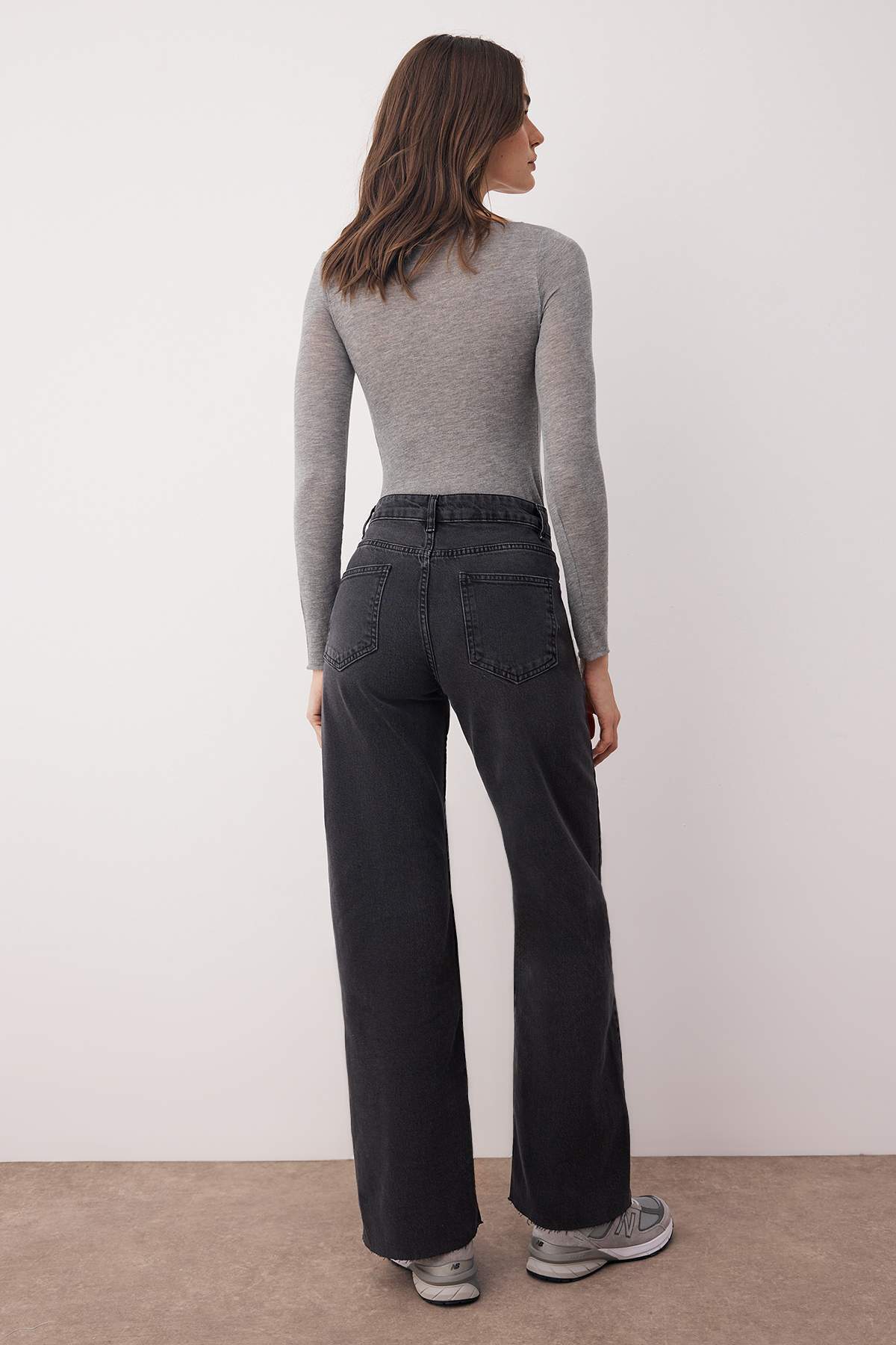 Farmerke TWOAW26JE00081 - crna