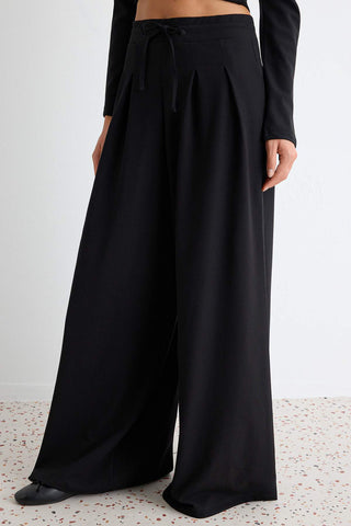 Pantalone TWOAW27PL00042 - crna [djesi-src-6b0936360e3bd09b999a97b9084bcbd04ebc8da686a33847801be5a796d7c450]