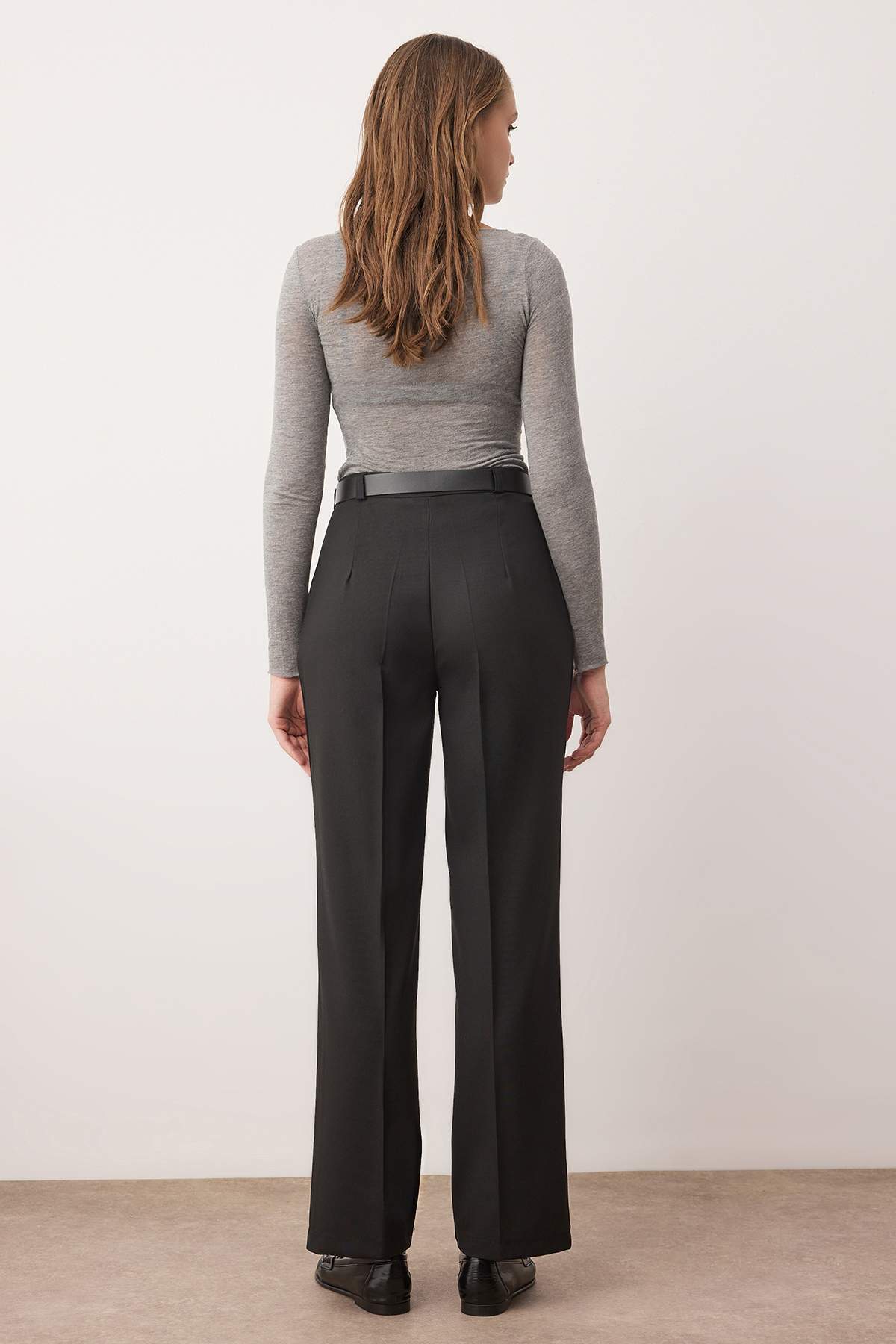 Pantalone TWOAW25PL00046 - crna [djesi-src-7a3d06ad99a0d24c6358193f685152303e8ae1484eafddc614fb11079cd8a949]