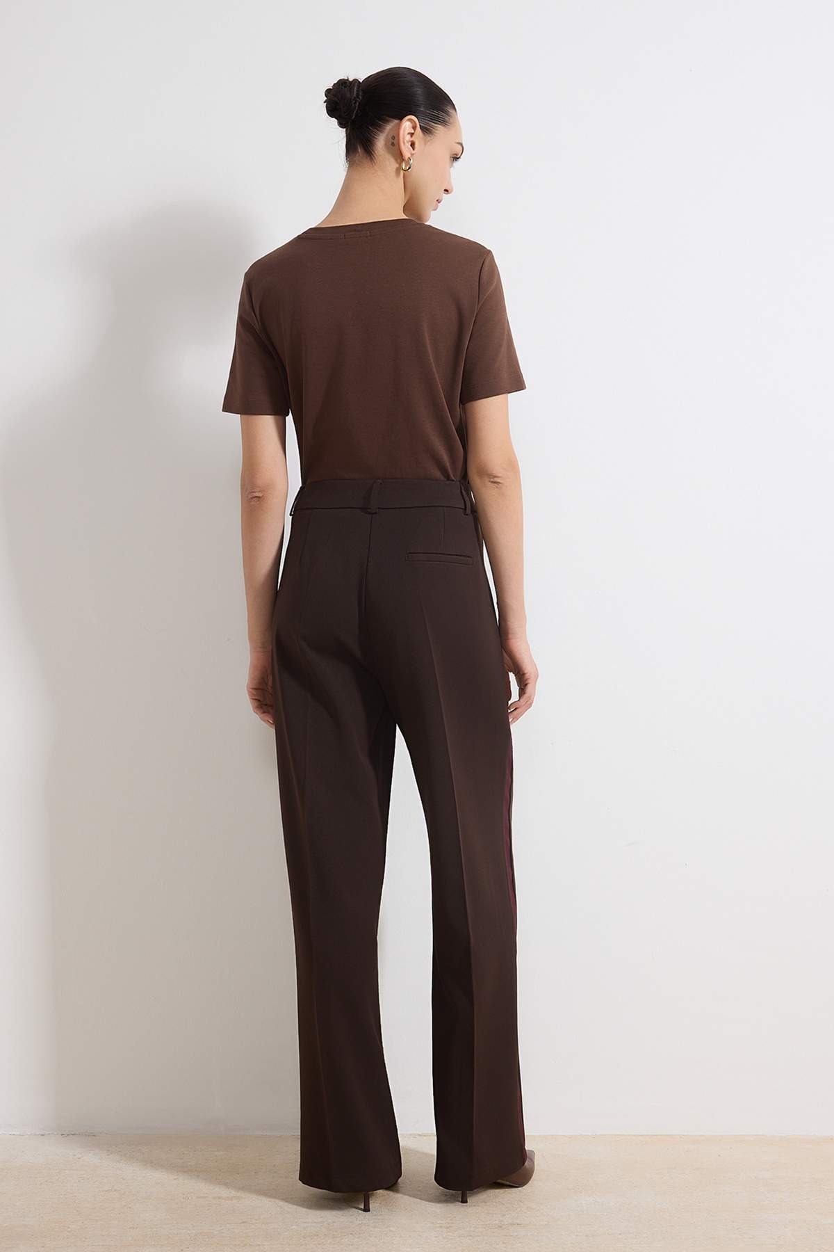Pantalone TWOSS26PL00013 - braon [djesi-src-2d4d19adc99650552a4b02c932fa4c2ca4515b73485c0cd6bd28655ccd50e440]
