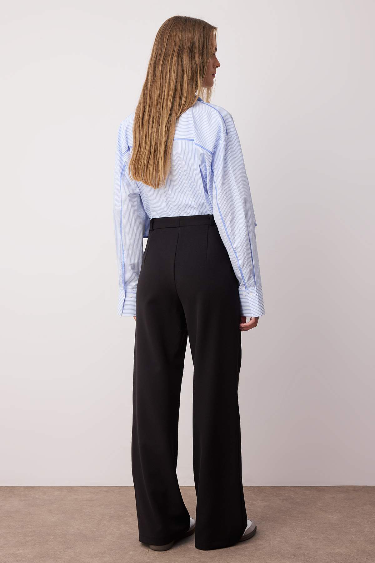 Pantalone TWOAW21PL0332 - crna [djesi-src-dac04ab4ad0847a3d38d21465e0c79180cd01758e55a0430eb9bea89b17e8e7a]