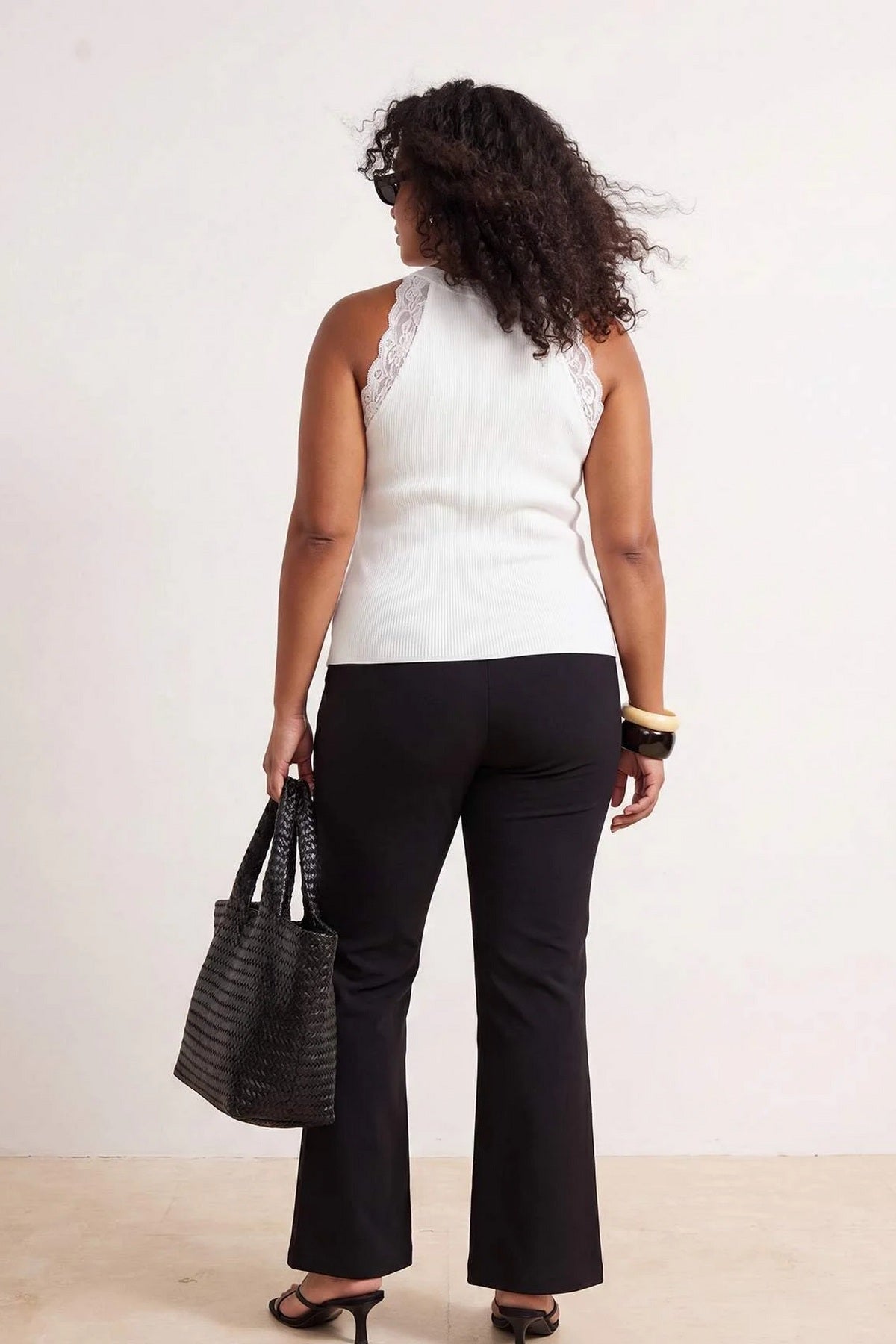 Pantalone TBBSS26AR00053 - crna [djesi-src-a53996923cf63cb6efd7b3acbf4e5c6d47a631cbbb6b3ffb5d0358ab37013e18]
