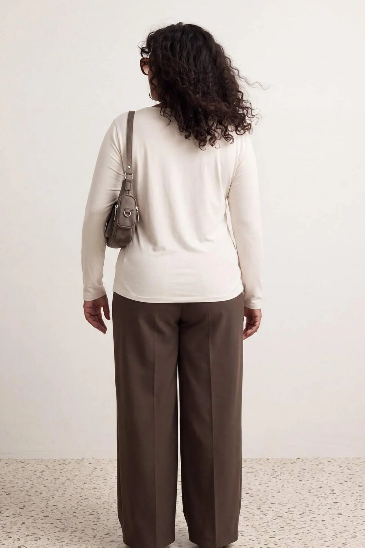 Bluza TBBAW27AF00022 - ekru [djesi-src-c289b7ea1e7c3c772d377e67563142ed2ea6f44936da6d3bca8f30c8c590d9ac]