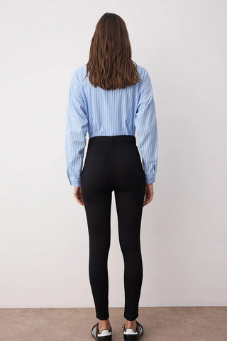 Jeans TWOAW24JE00264 - crna [djesi-src-048c29e7ba9f711782268cdfa81723662f361fd03f72ff6b82f02b3a29658872]