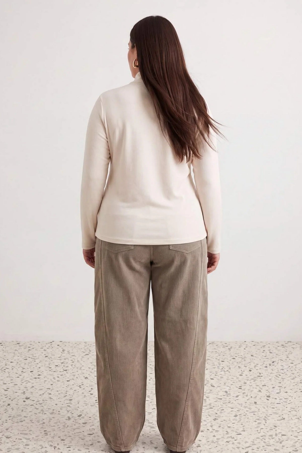 Bluza TBBAW27AF00048 - ekru [djesi-src-3a305c6b04a00dd32117e023dfd48ede316ad3c803a7f36c72c495da76299c99]